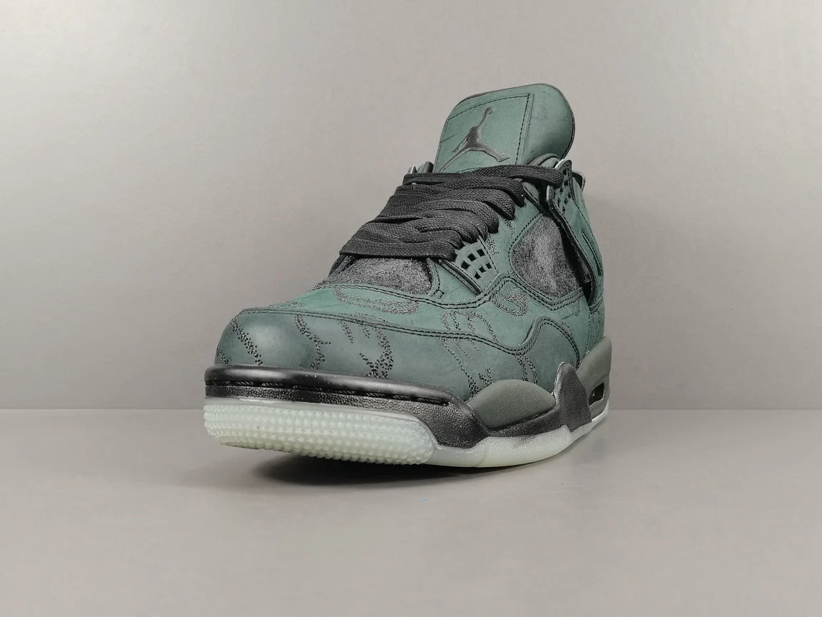 JORDAN 4 x KAWS BLACK OLIVE - Soul Replicas