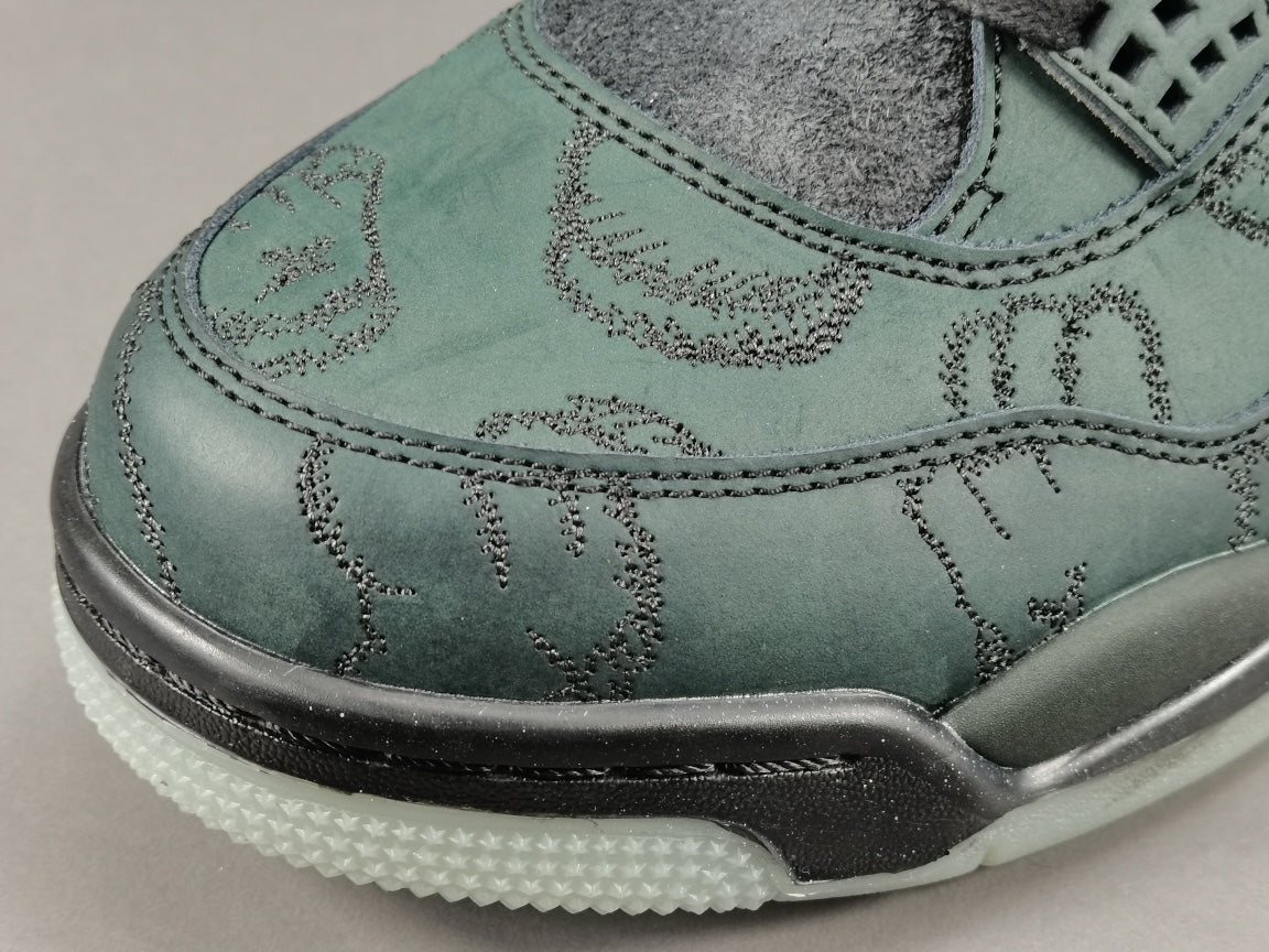 JORDAN 4 x KAWS BLACK OLIVE - Soul Replicas
