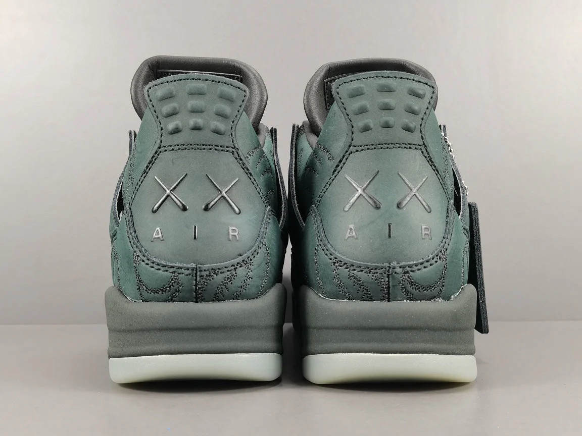 JORDAN 4 x KAWS BLACK OLIVE - Soul Replicas