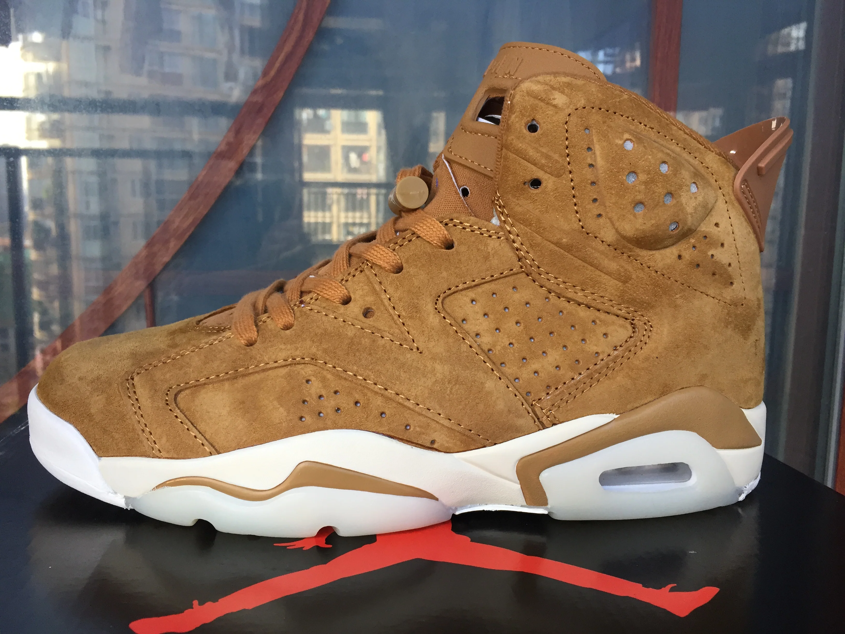 Jordan 6 Retro 