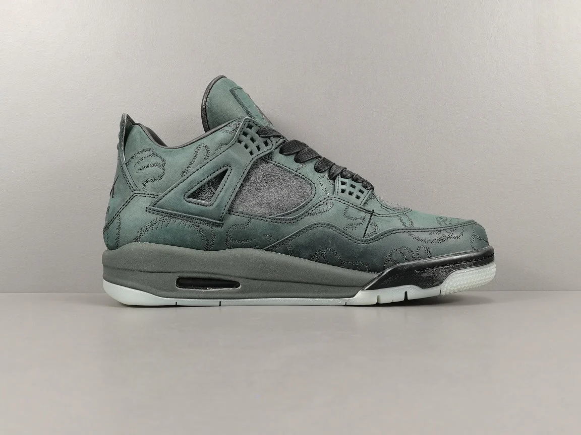 JORDAN 4 x KAWS BLACK OLIVE - Soul Replicas
