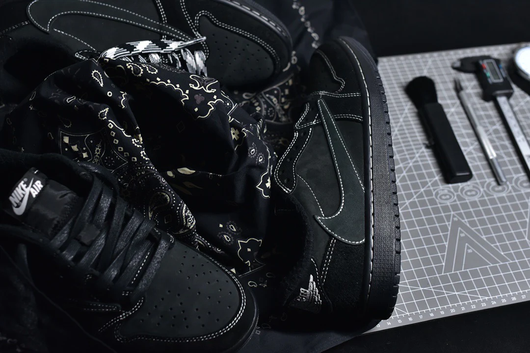 JORDAN 1 LOW x TRAVIS SCOTT PHANTOM - Soul Replicas