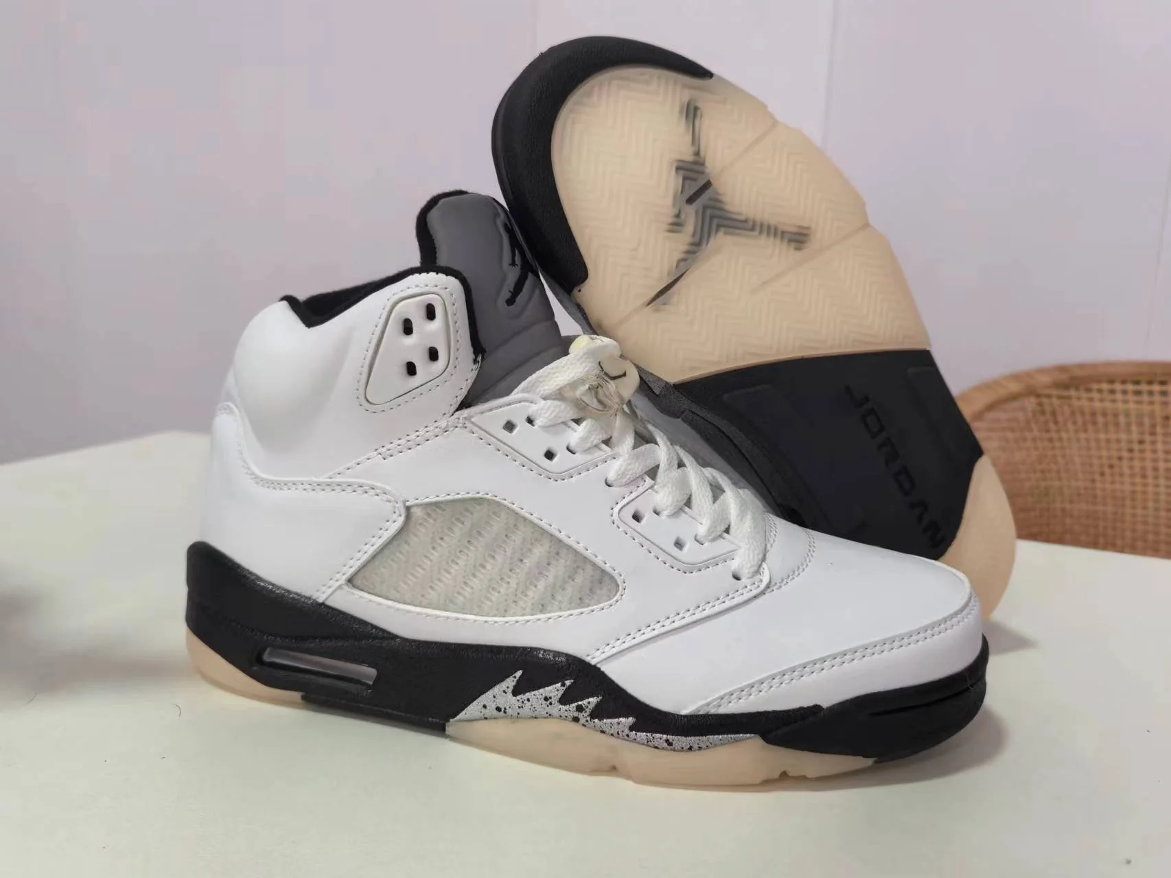 JORDAN 5 RETRO WHITE/BLACK - Soul Replicas
