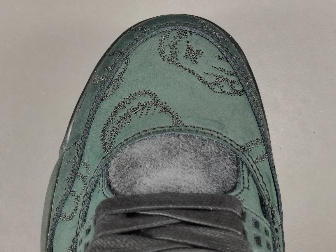 JORDAN 4 x KAWS BLACK OLIVE - Soul Replicas