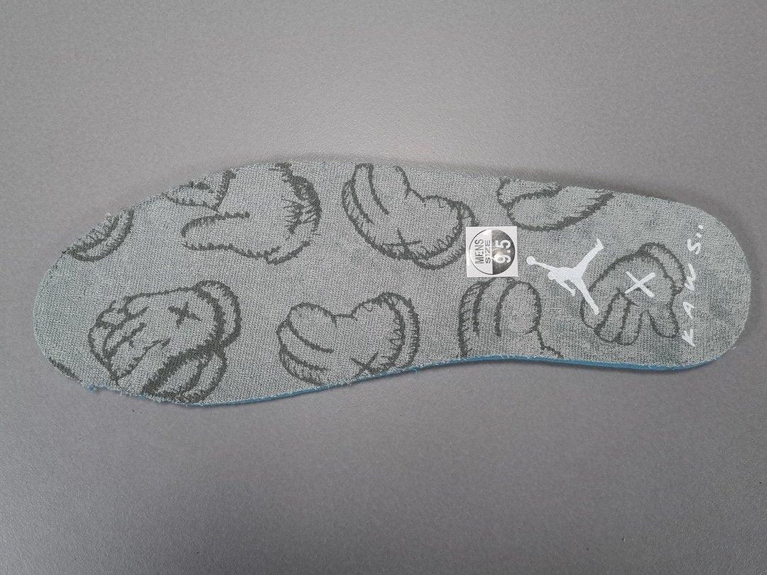 JORDAN 4 x KAWS - Soul Replicas