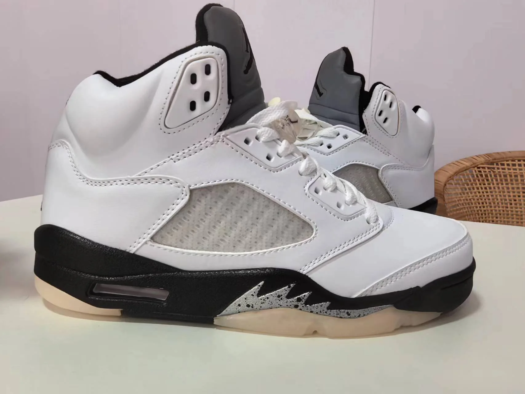JORDAN 5 RETRO WHITE/BLACK - Soul Replicas