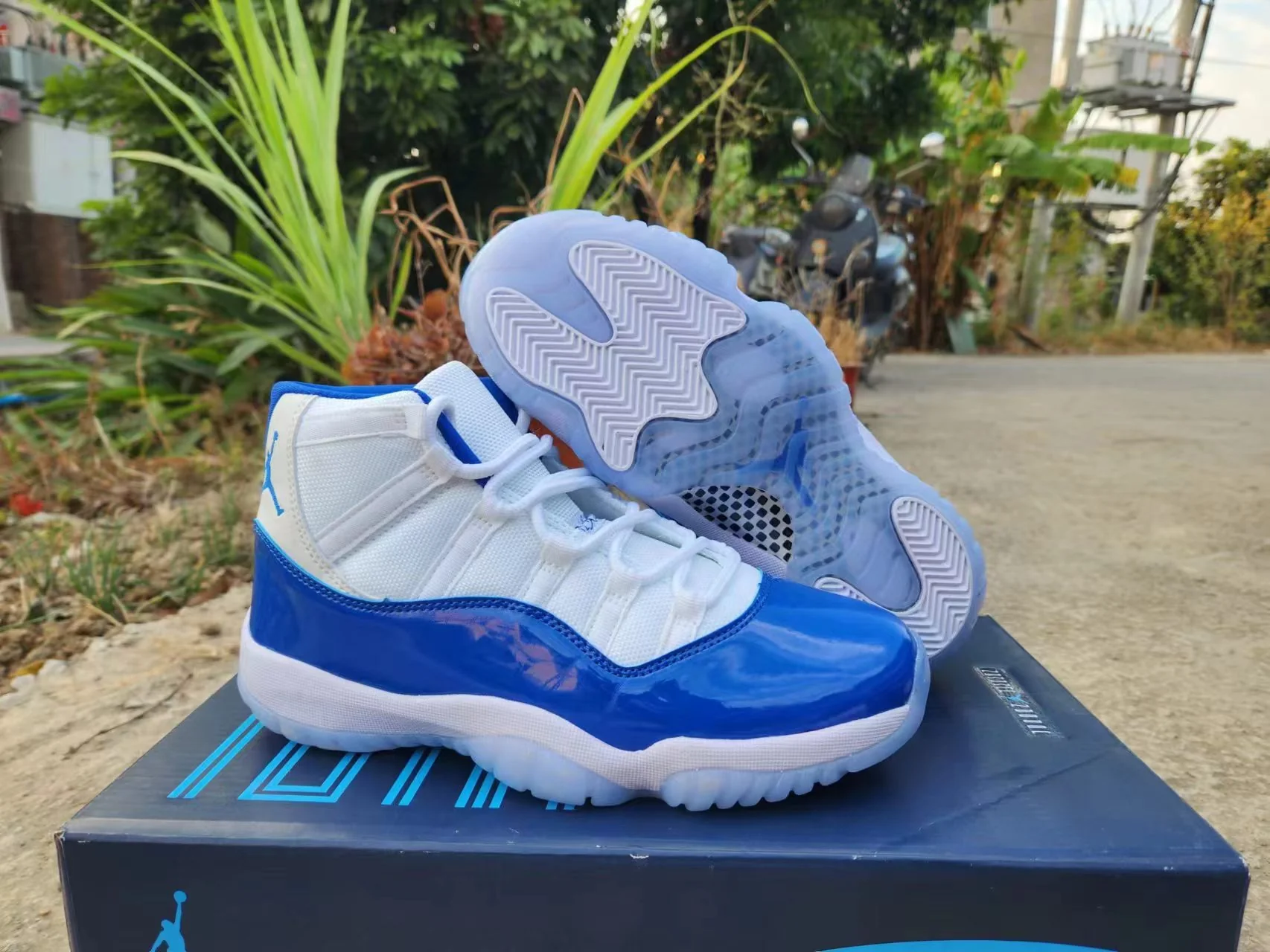 JORDAN 11 Blue and White - Soul Replicas