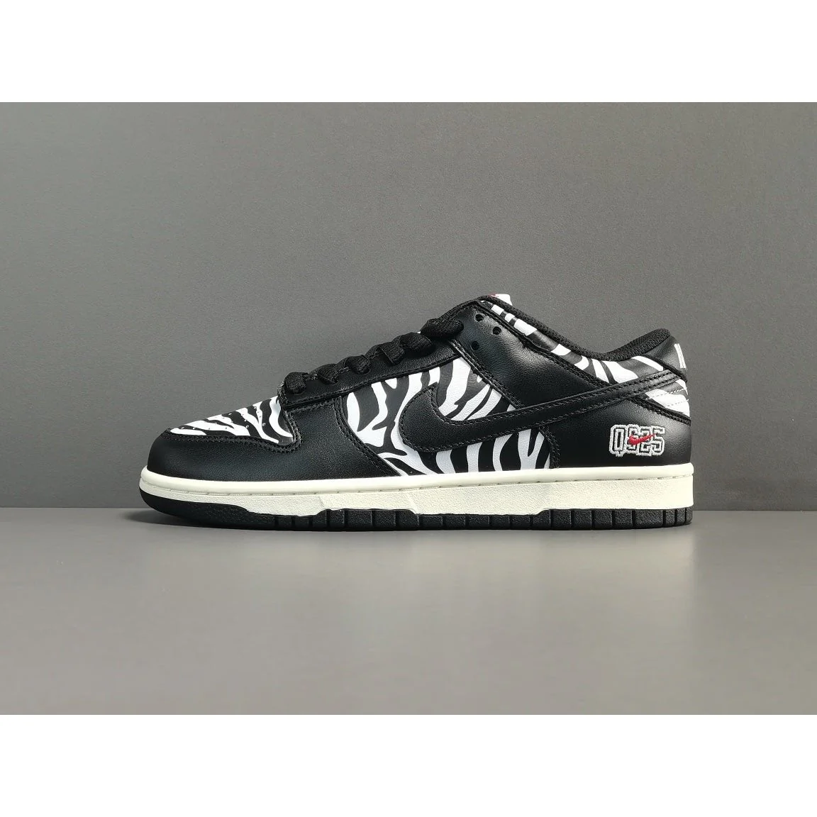 NIKE SB DUNK x QUARTERSNACKS ZEBRA - Soul Replicas