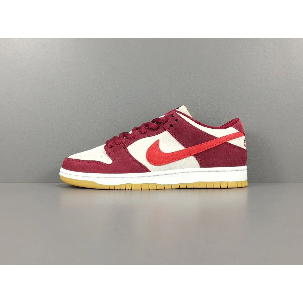 NIKE SB DUNK x SKATE LIKE A GIRL - Soul Replicas