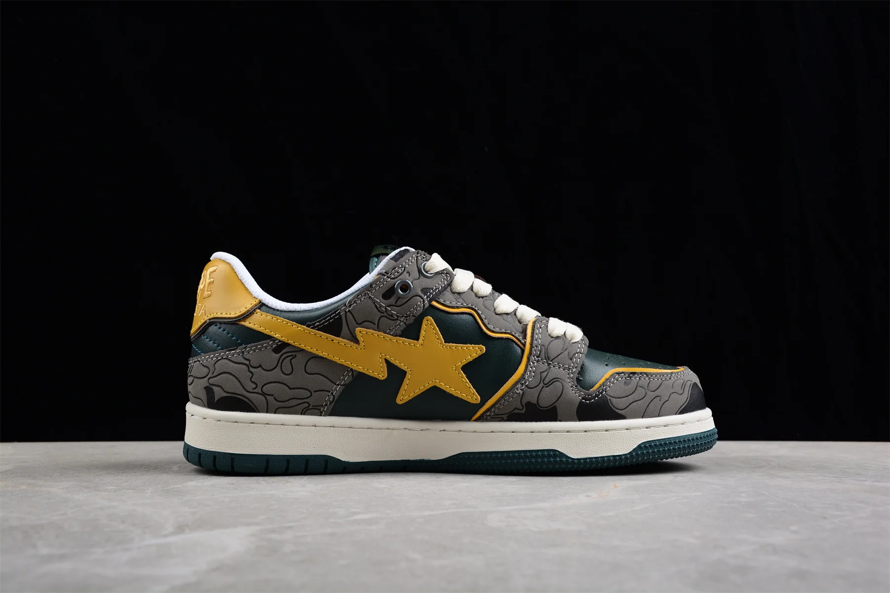 BAPE STA Low-Top Sneakers in Green and Yellow - Soul Replicas