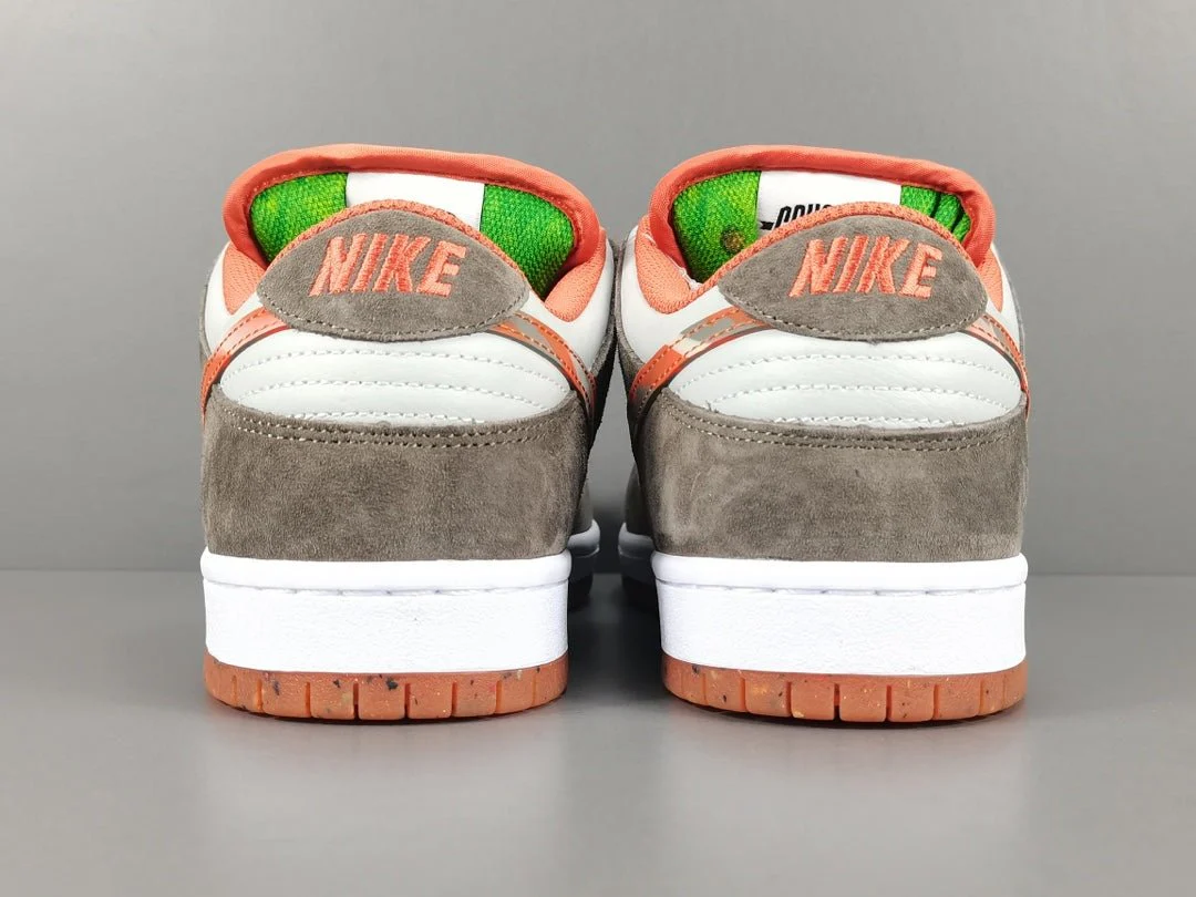 NIKE SB DUNK x CRUSHED D.C. - Soul Replicas