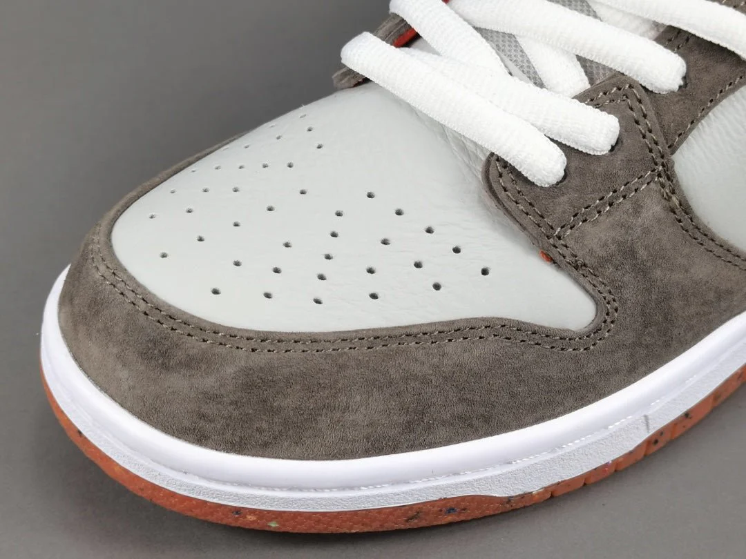NIKE SB DUNK x CRUSHED D.C. - Soul Replicas