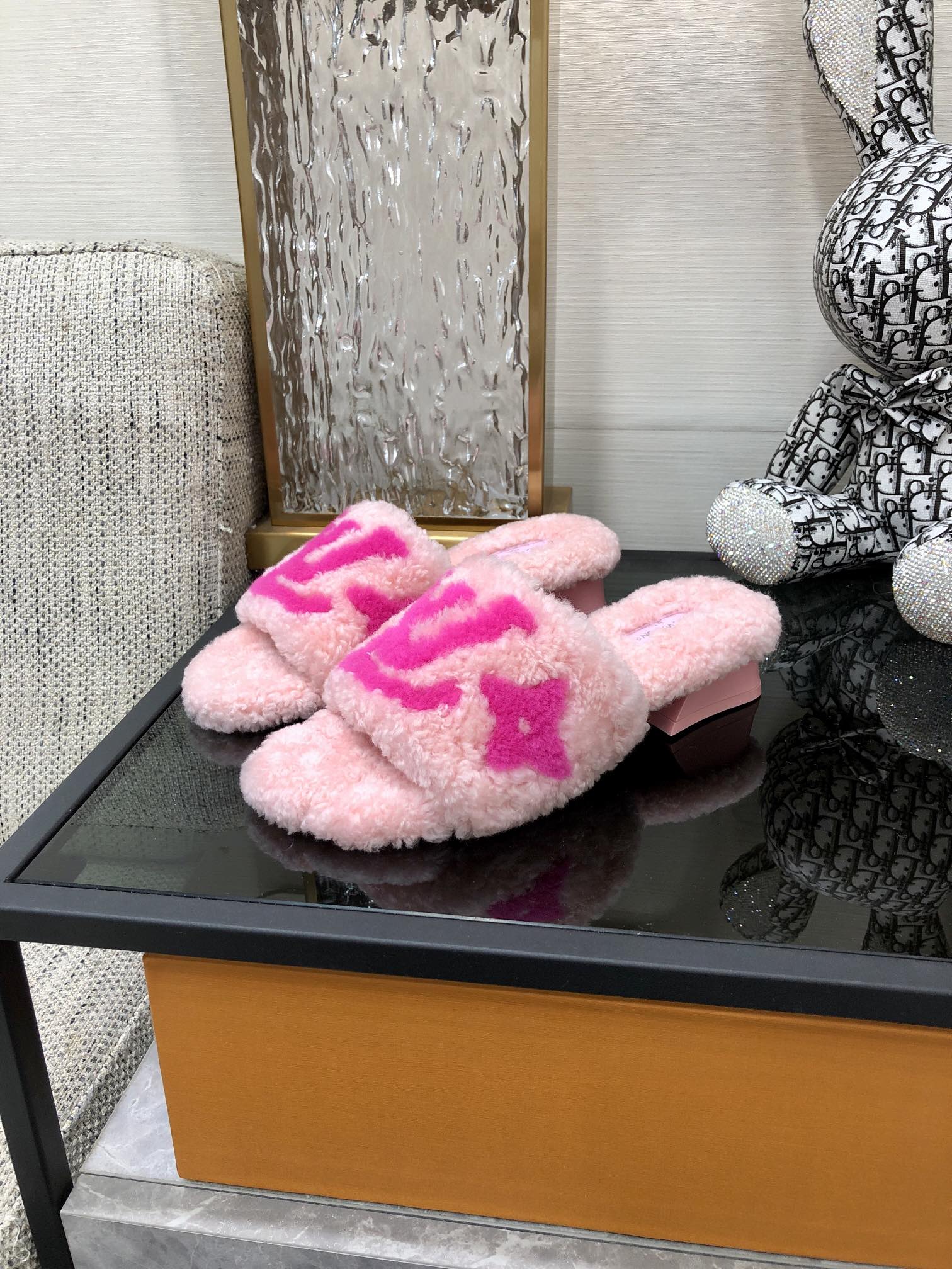 Louis Vuitton Women's Magnetic Mule Pink For Women LV - Soul Replicas