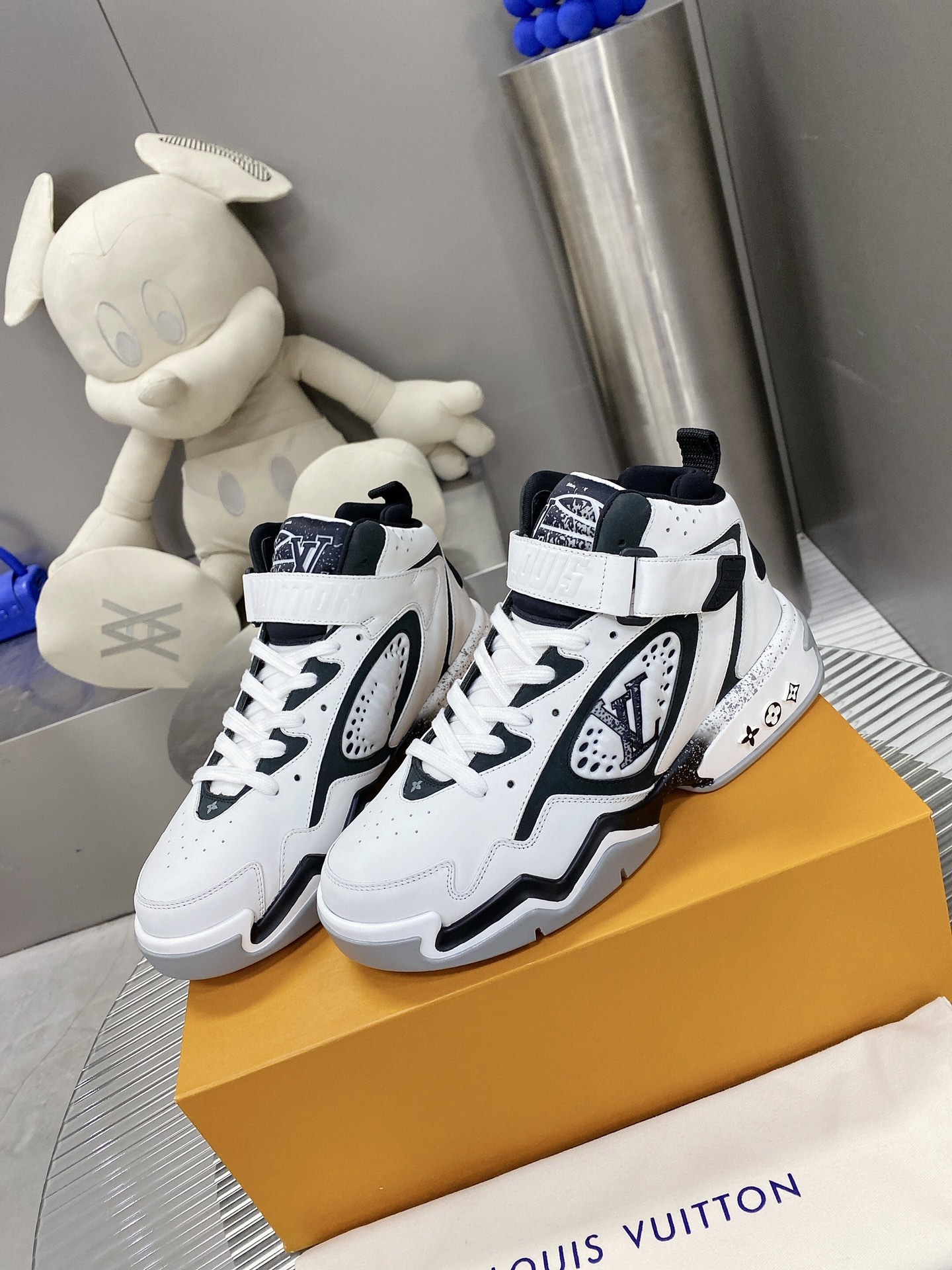 Louis Vuitton Women's Sneaker LV Trainer 2 White For Women LV - Soul Replicas