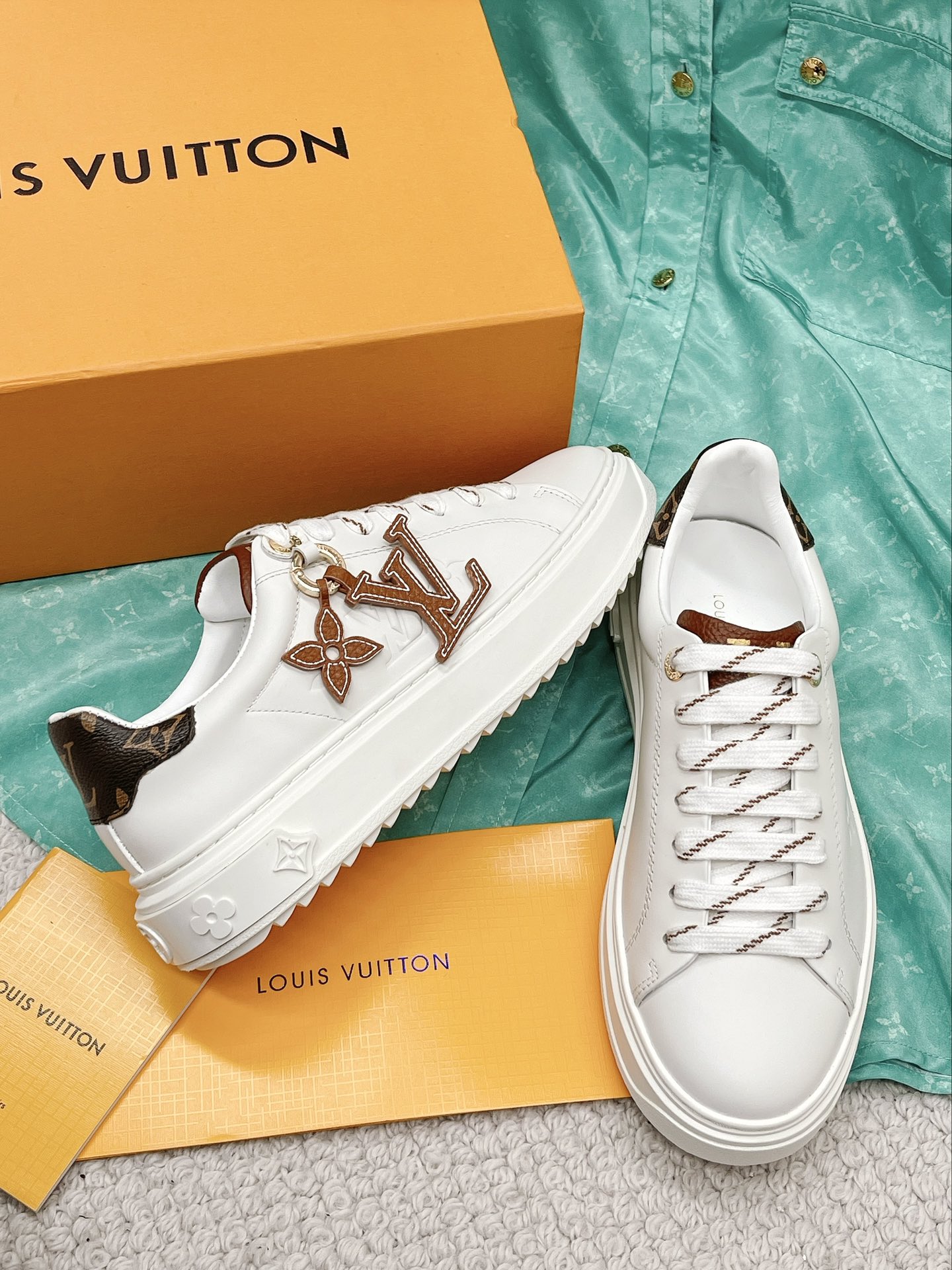 Louis Vuitton Women's Time Out Trainers White For Women LV - Soul Replicas