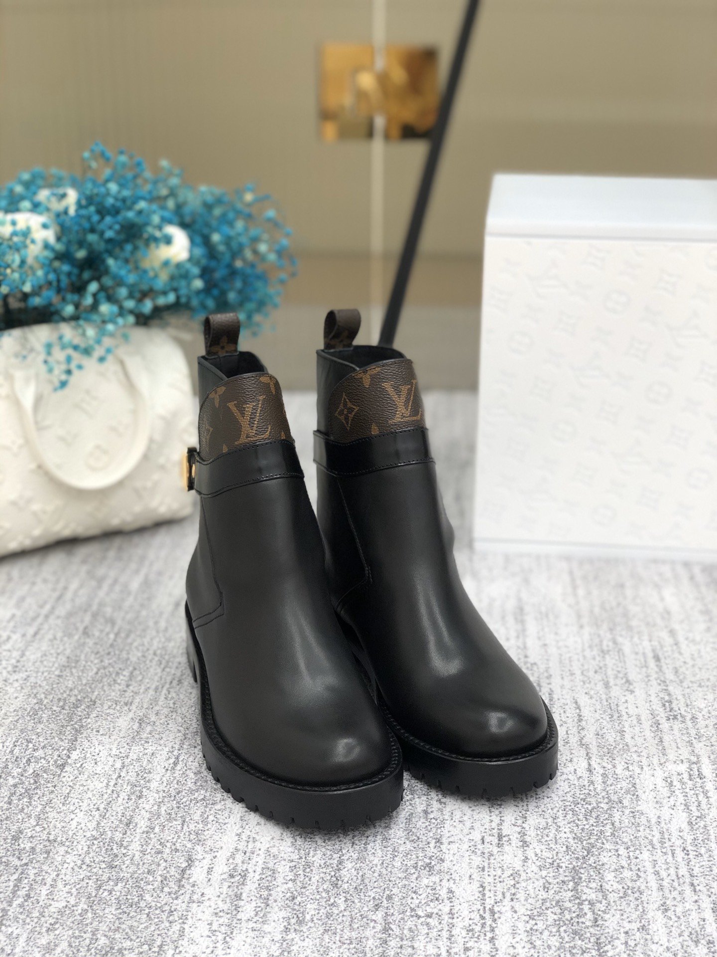 Louis Vuitton Discovery Flat Ankle Boot Black For Women LV - Soul Replicas