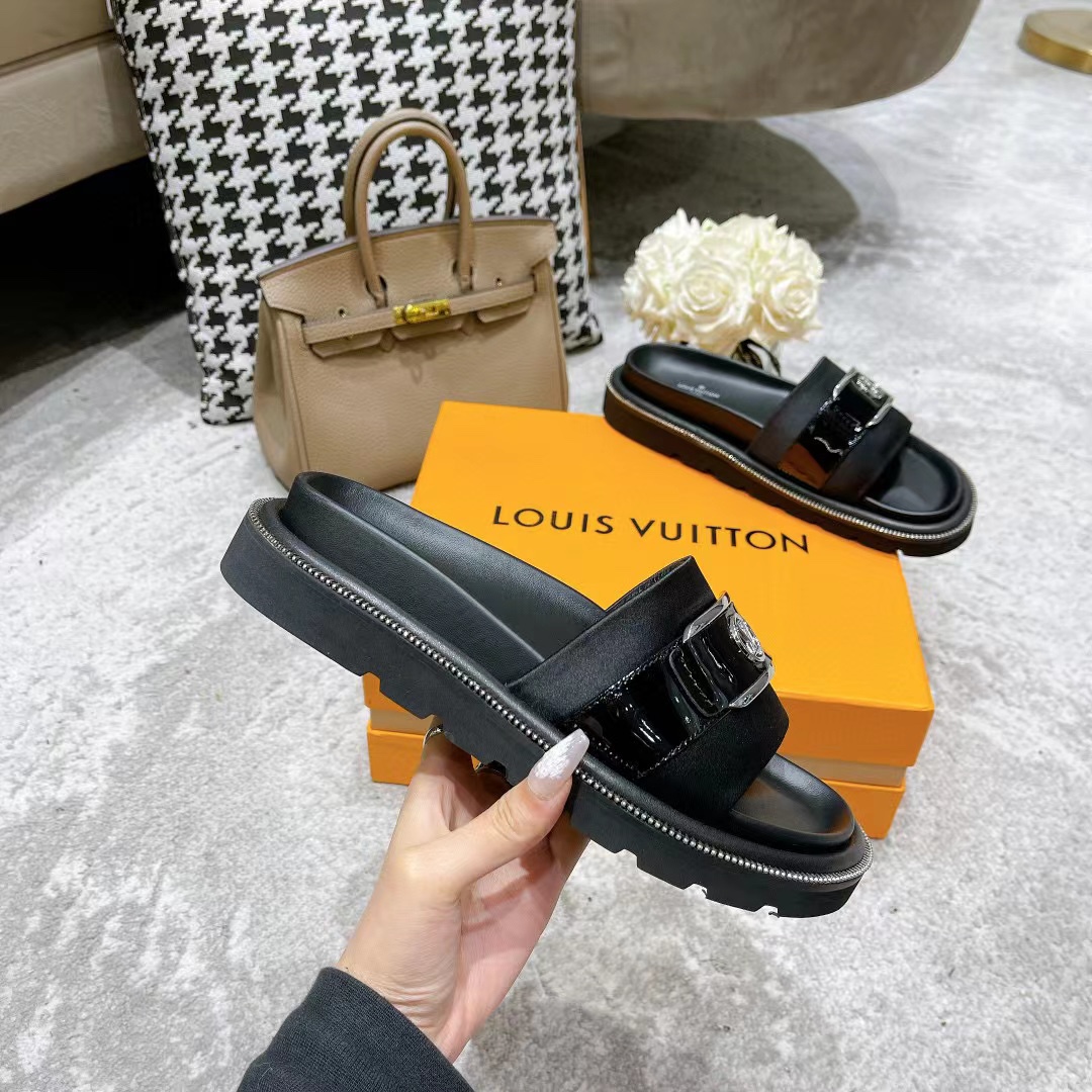 Louis Vuitton Women's Pool Pillow Flat Comfort Mule Black For Women LV - Soul Replicas