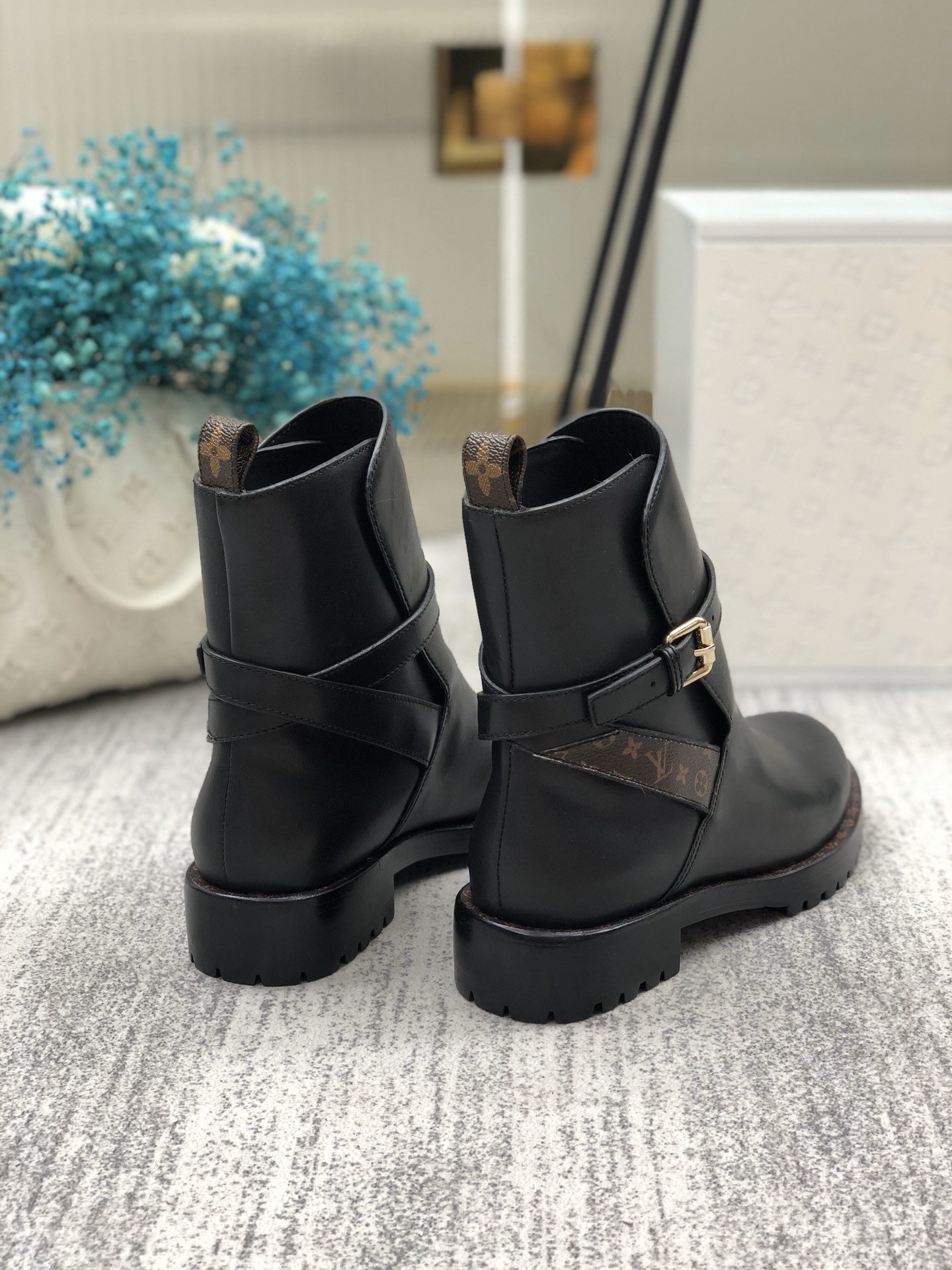 Louis Vuitton Discovery Flat Ankle Boot Black For Women LV - Soul Replicas