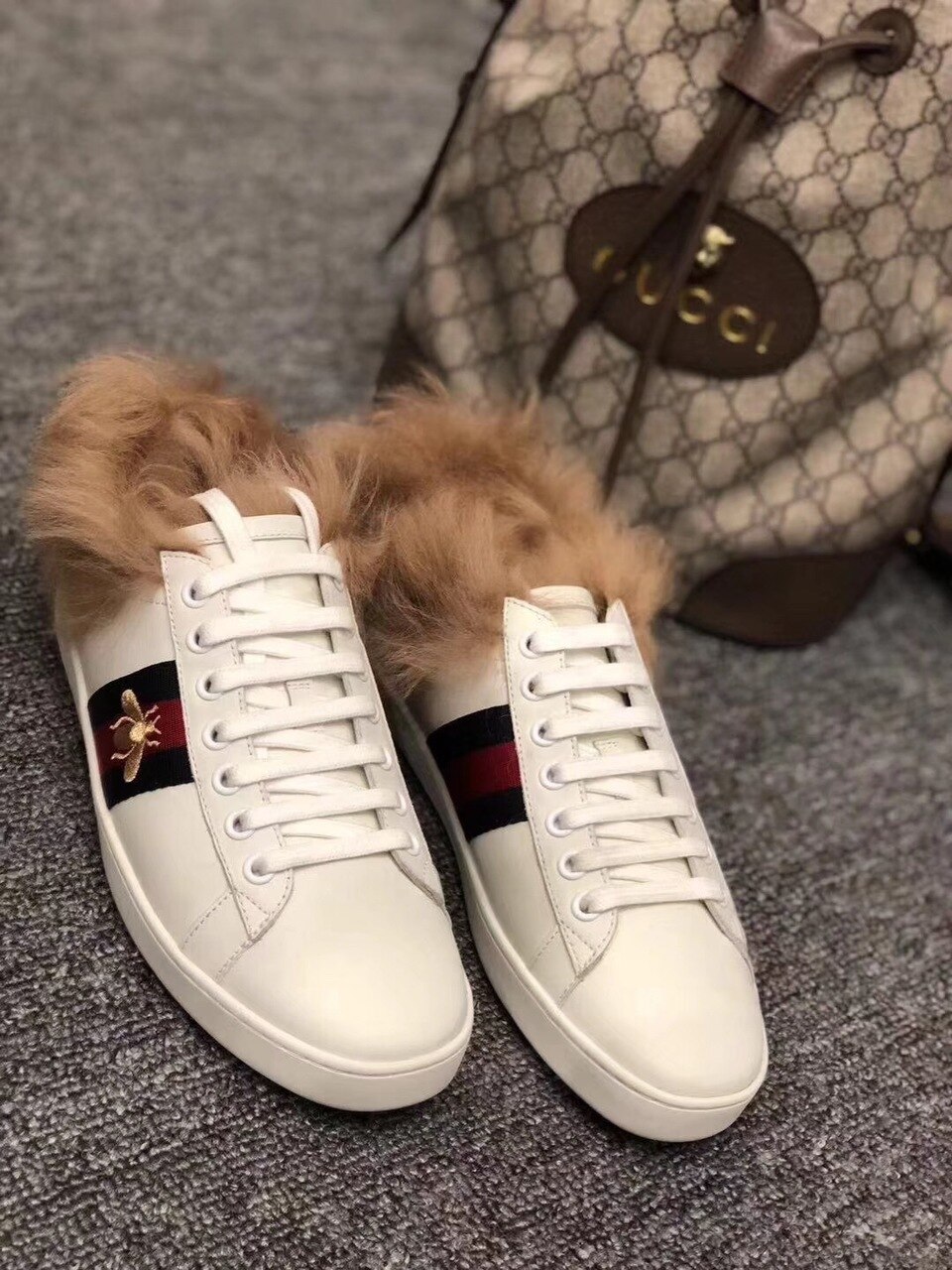 Gucci Ace Bee Fur Embroidered Sneaker 429446 Calfskin Leather Spring/Summer Collection. White - Soul Replicas