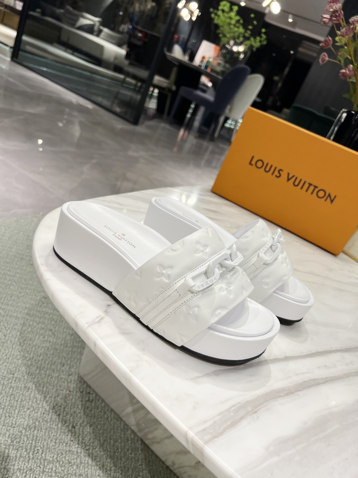 Louis Vuitton Jumbo Flatform Mule White For Women LV - Soul Replicas