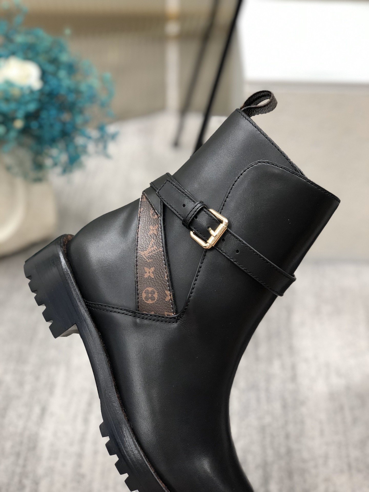 Louis Vuitton Discovery Flat Ankle Boot Black For Women LV - Soul Replicas