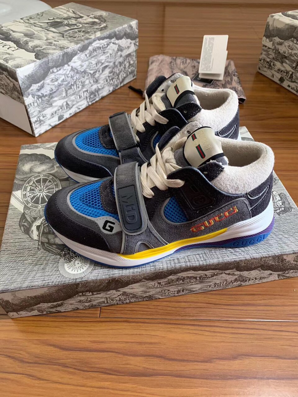 Gucci Ultrapace Mid-Top Sneakers Calfskin Leather Spring/Summer Collection. Black/Blue - Soul Replicas