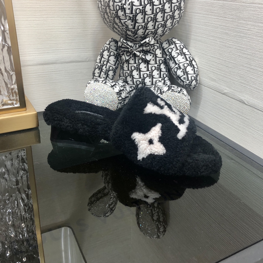 Louis Vuitton Women's Magnetic Mule Black For Women LV - Soul Replicas