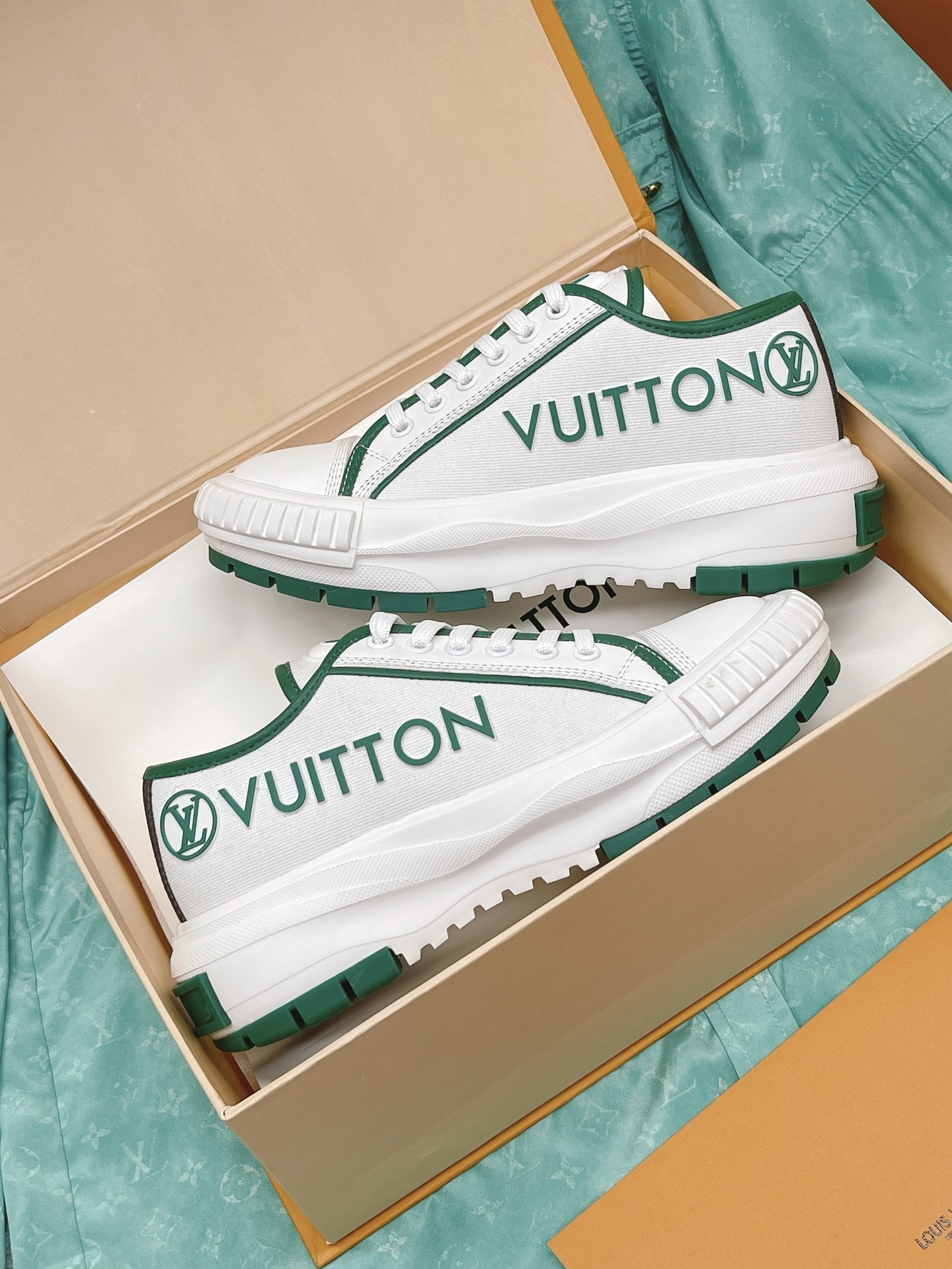 Louis Vuitton Women's LV Squad Sneaker Green For Women LV - Soul Replicas
