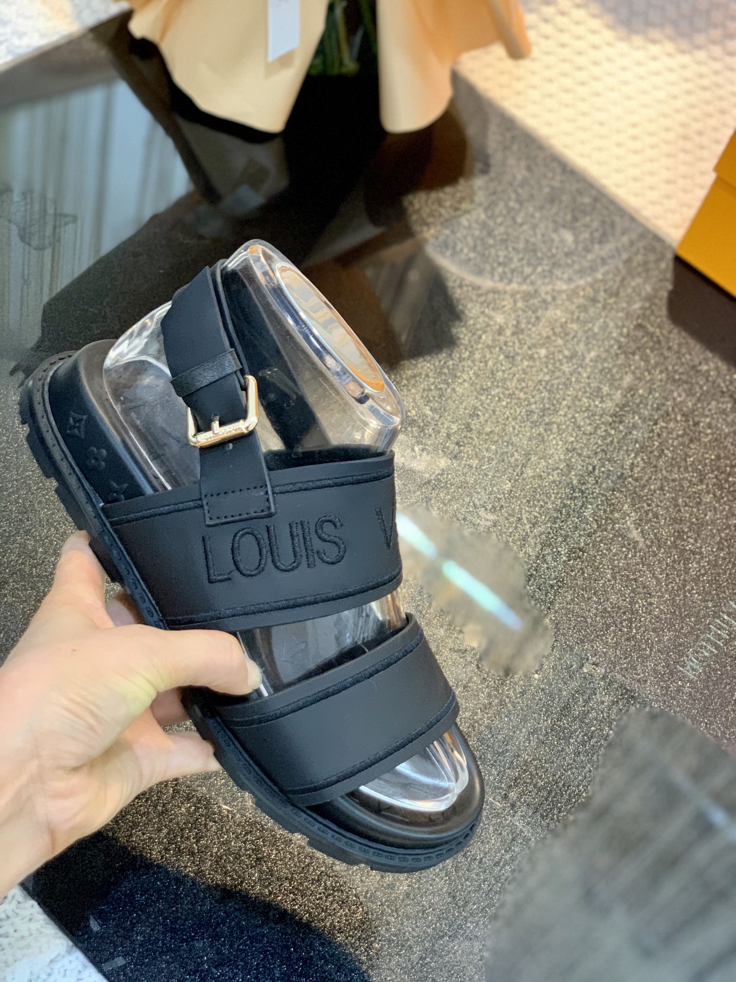 Louis Vuitton Women's Paseo flat Comfort Sandal Black For Women LV - Soul Replicas