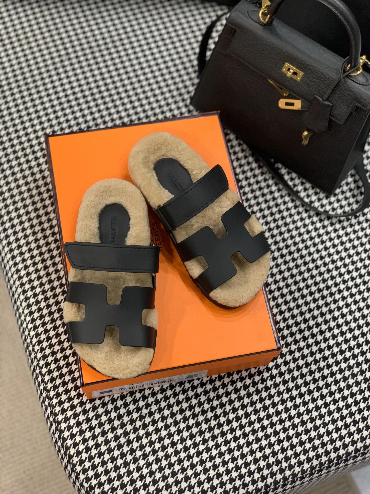 Hermes Chypre Sandal Black For Women - Soul Replicas