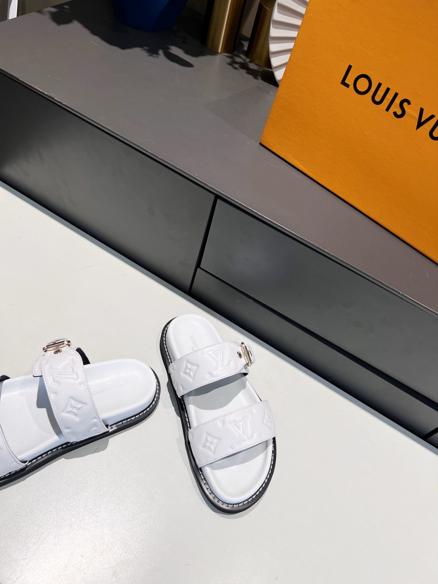 Louis Vuitton Women's Bom Dia Flat Mule White For Women LV - Soul Replicas