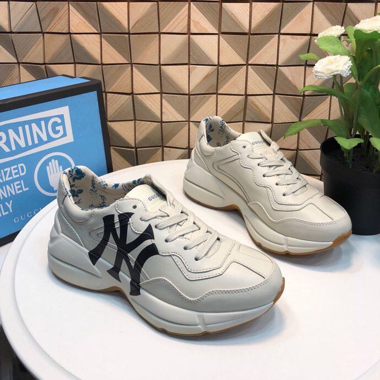 Gucci Rhyton NY Yankees Dad Sneakers Calfskin Leather Spring/Summer Collection Off White - Soul Replicas