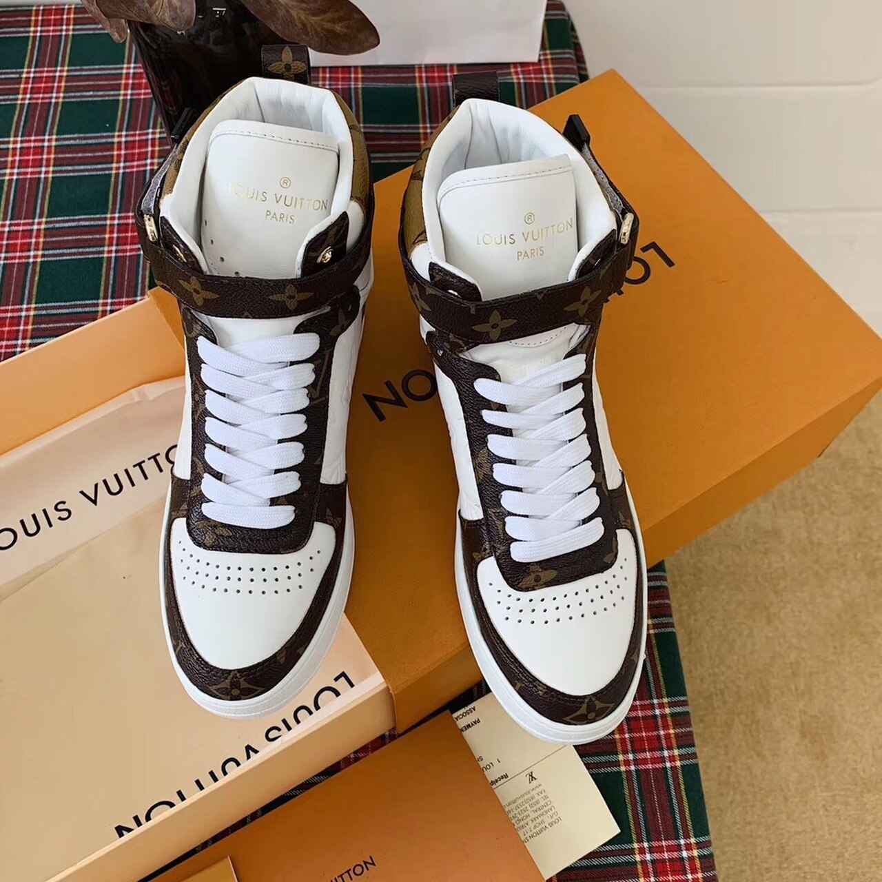 Louis Vuitton Boombox Sneaker Boot Calfskin Leather Spring/Summer Collection 1A5MWJ White/Brown - Soul Replicas