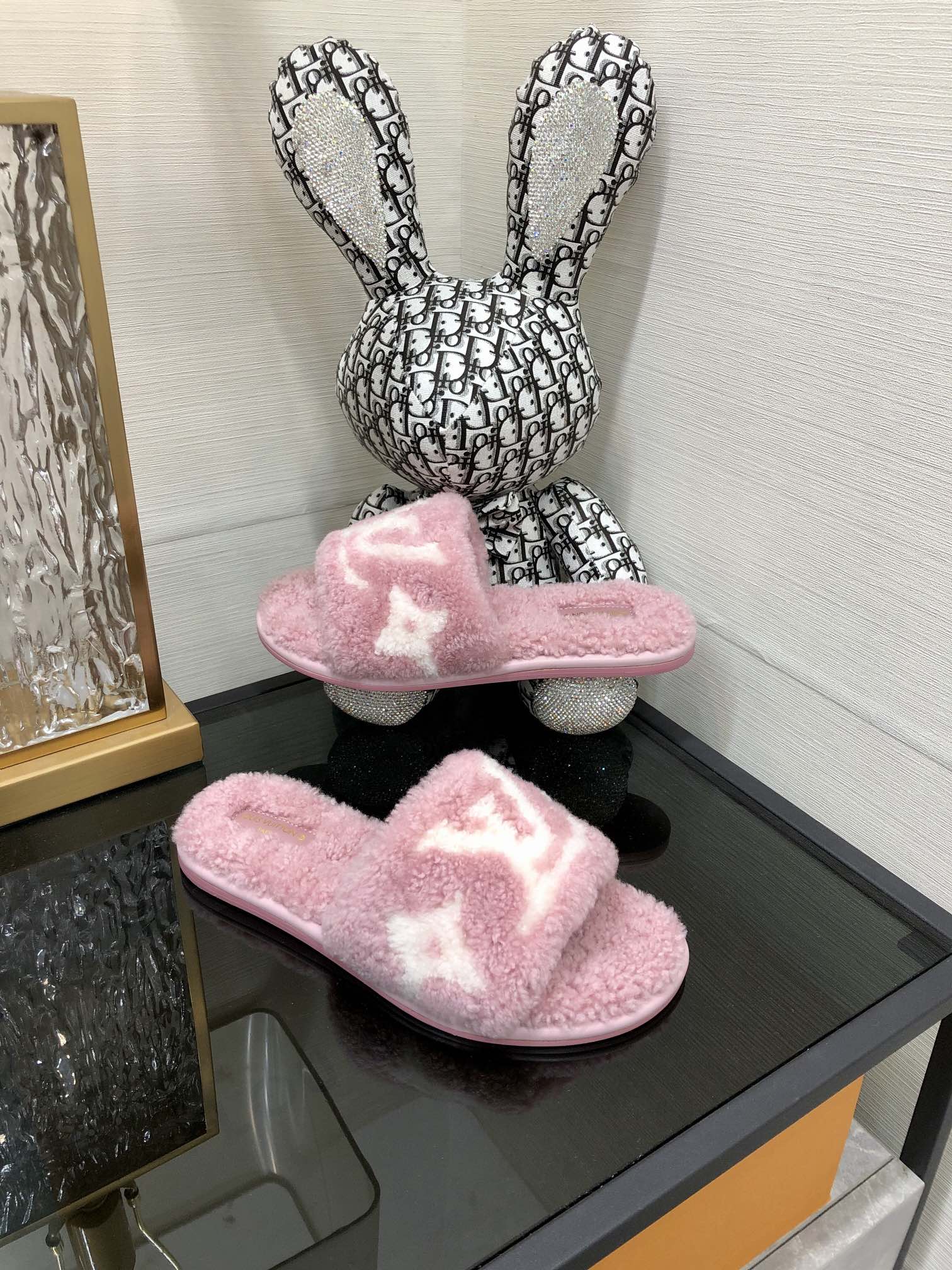 Louis Vuitton Women's Magnetic Flat Mule Light Pink For Women LV 1AA1UH - Soul Replicas