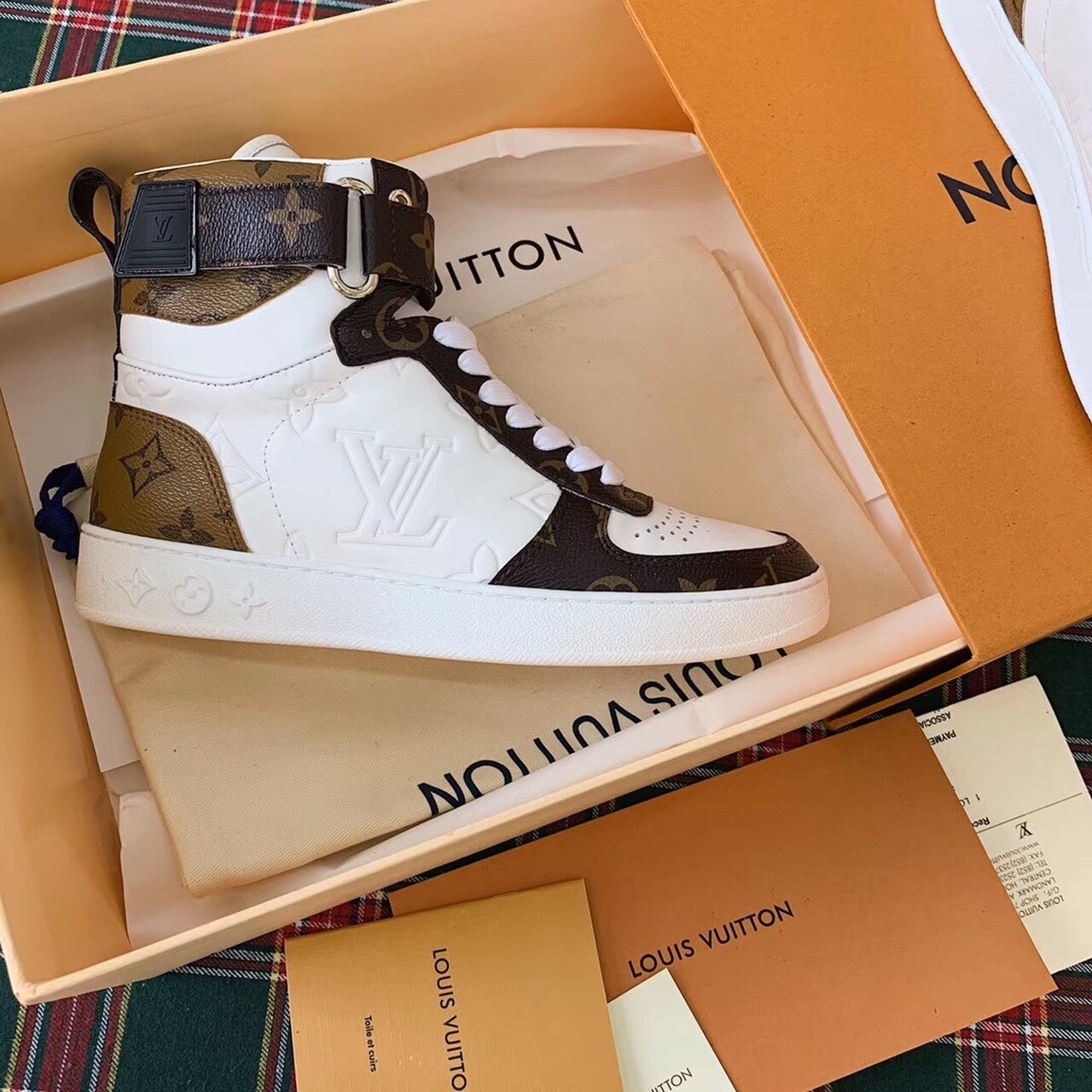 Louis Vuitton Boombox Sneaker Boot Calfskin Leather Spring/Summer Collection 1A5MWJ White/Brown - Soul Replicas