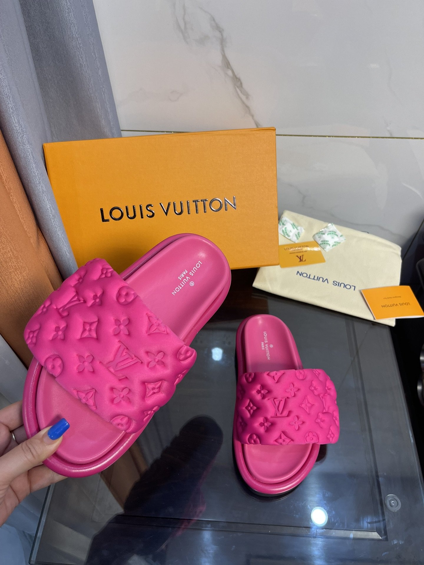 Louis Vuitton Women's Pool Pillow Comfort Mule Pink For Women LV 1AA1DO - Soul Replicas