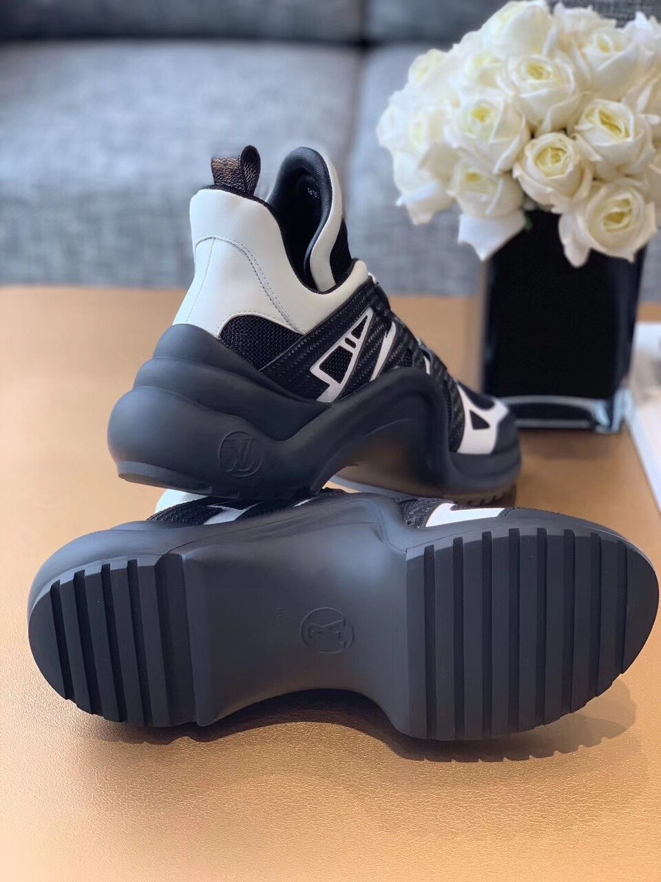 Louis Vuitton Archlight Sneakers Calfskin Leather Fall/Winter Collection Black/White - Soul Replicas