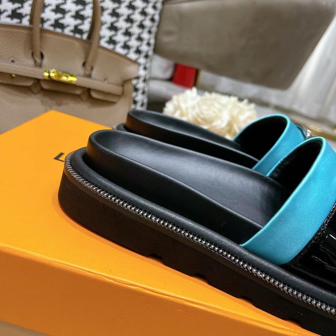 Louis Vuitton Women's Pool Pillow Flat Comfort Mule Blue For Women LV - Soul Replicas