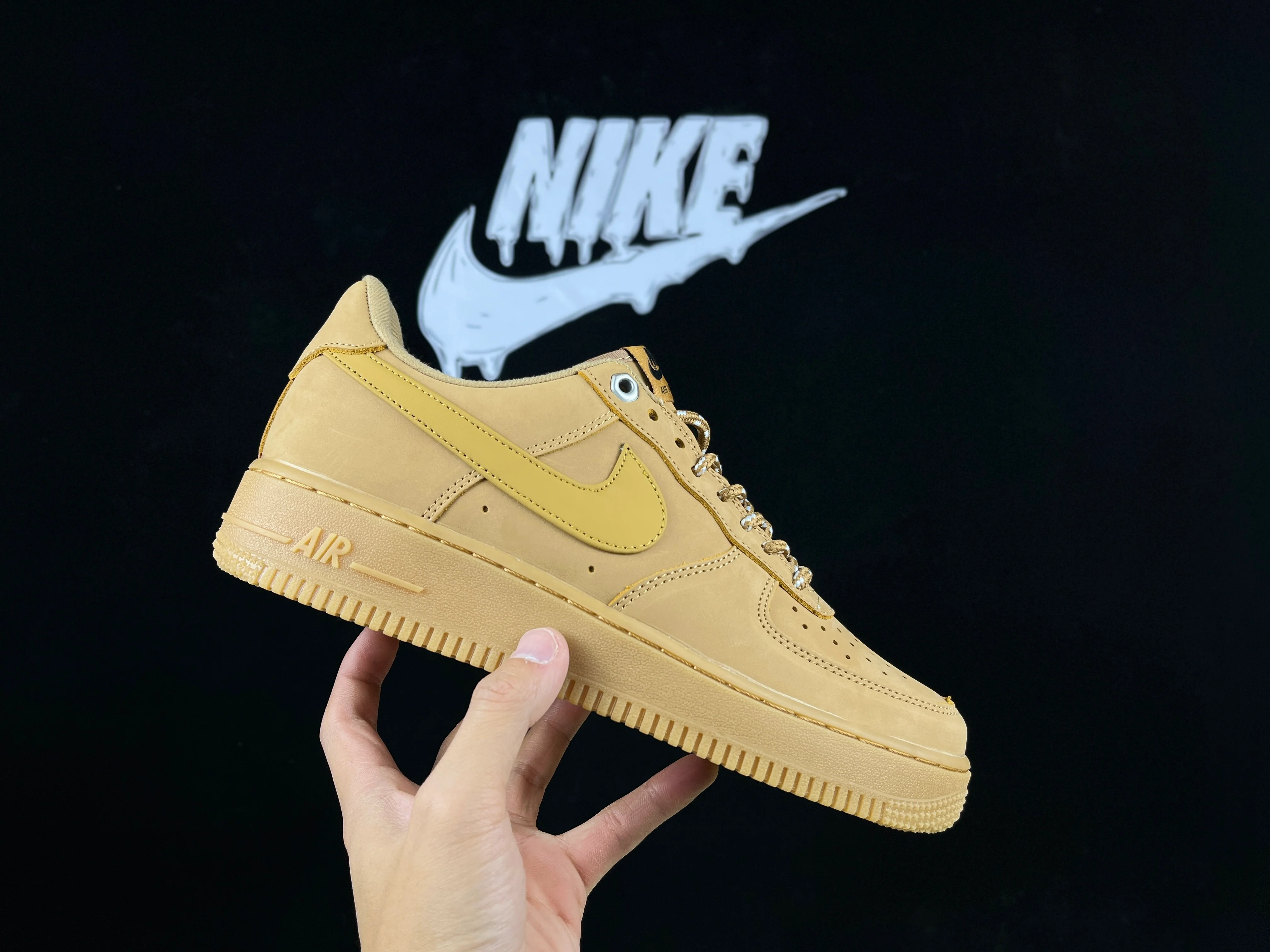 NIKE AIR FORCE 1 