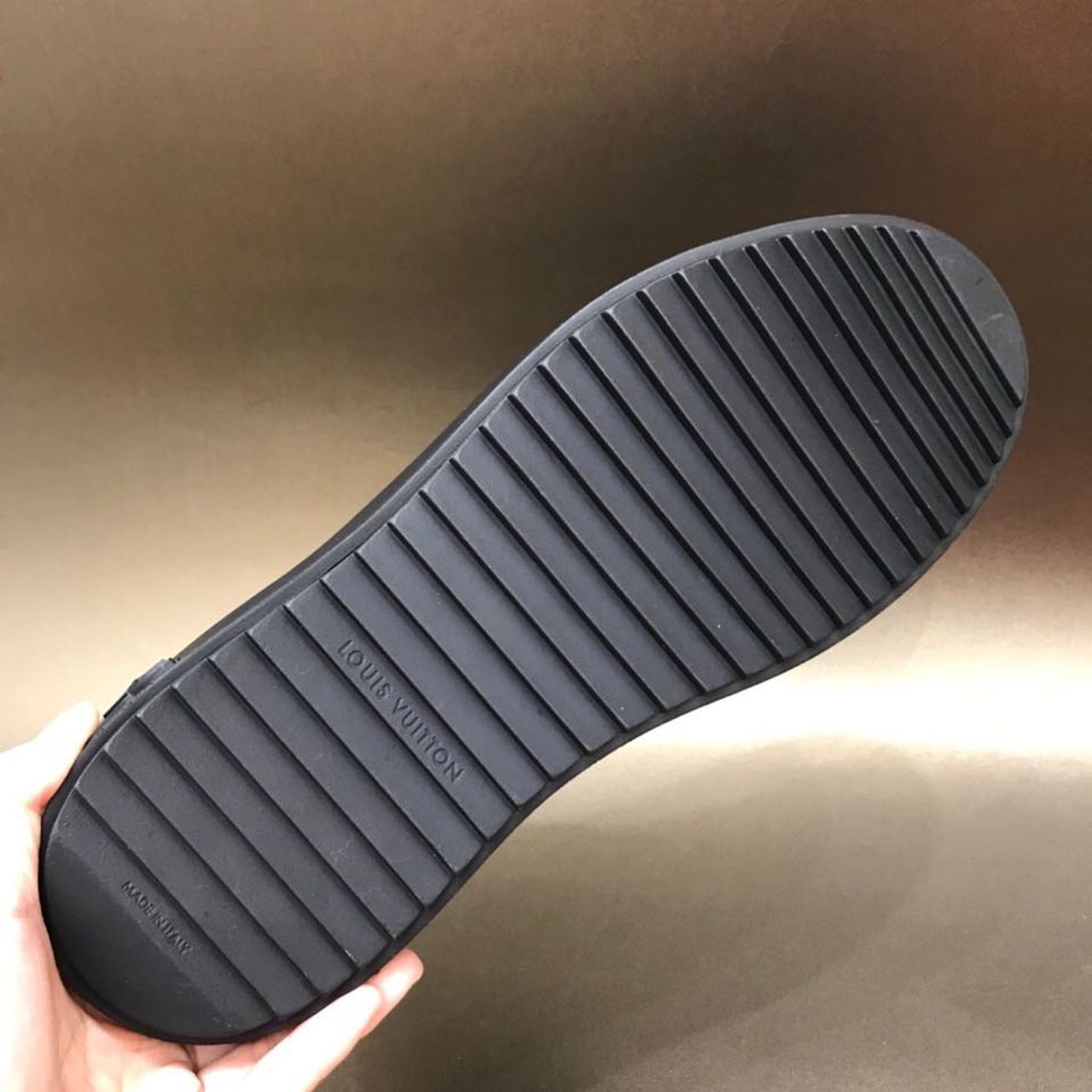 Louis Vuitton Time Out High Top Sneakers Calfskin Leather Fall/Winter Collection 1A4XYE. Blue/Black - Soul Replicas