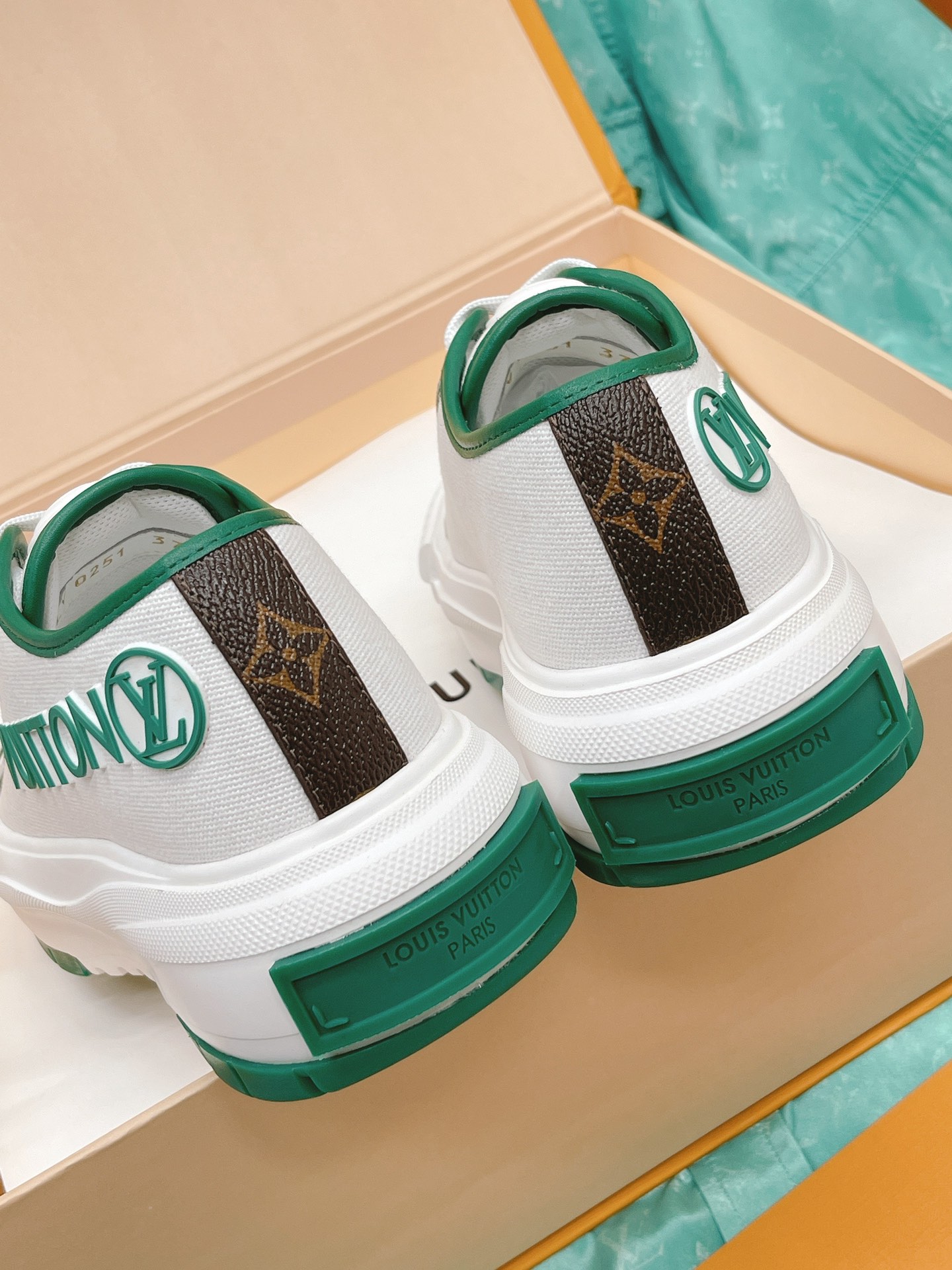 Louis Vuitton Women's LV Squad Sneaker Green For Women LV - Soul Replicas