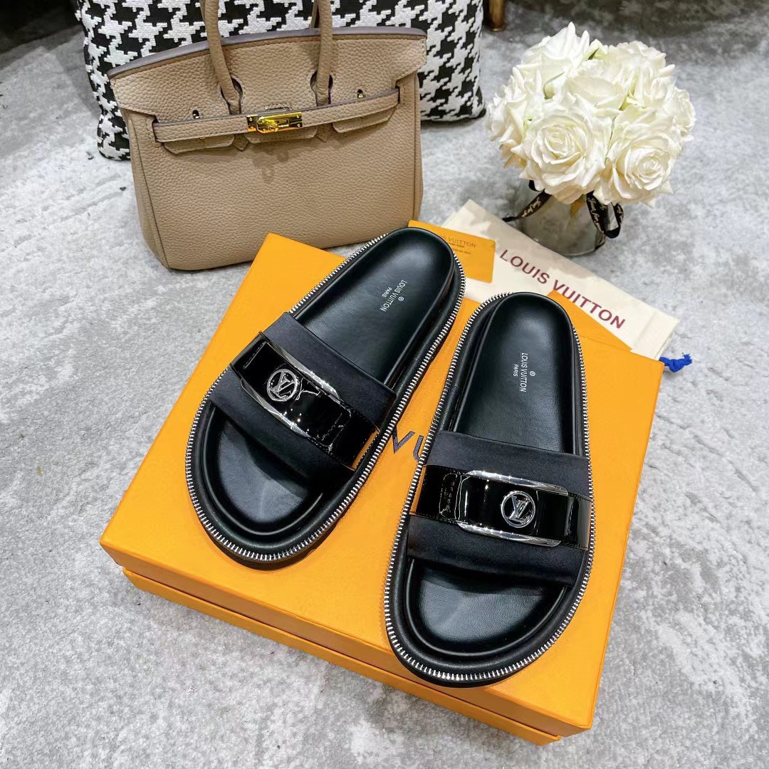 Louis Vuitton Women's Pool Pillow Flat Comfort Mule Black For Women LV - Soul Replicas