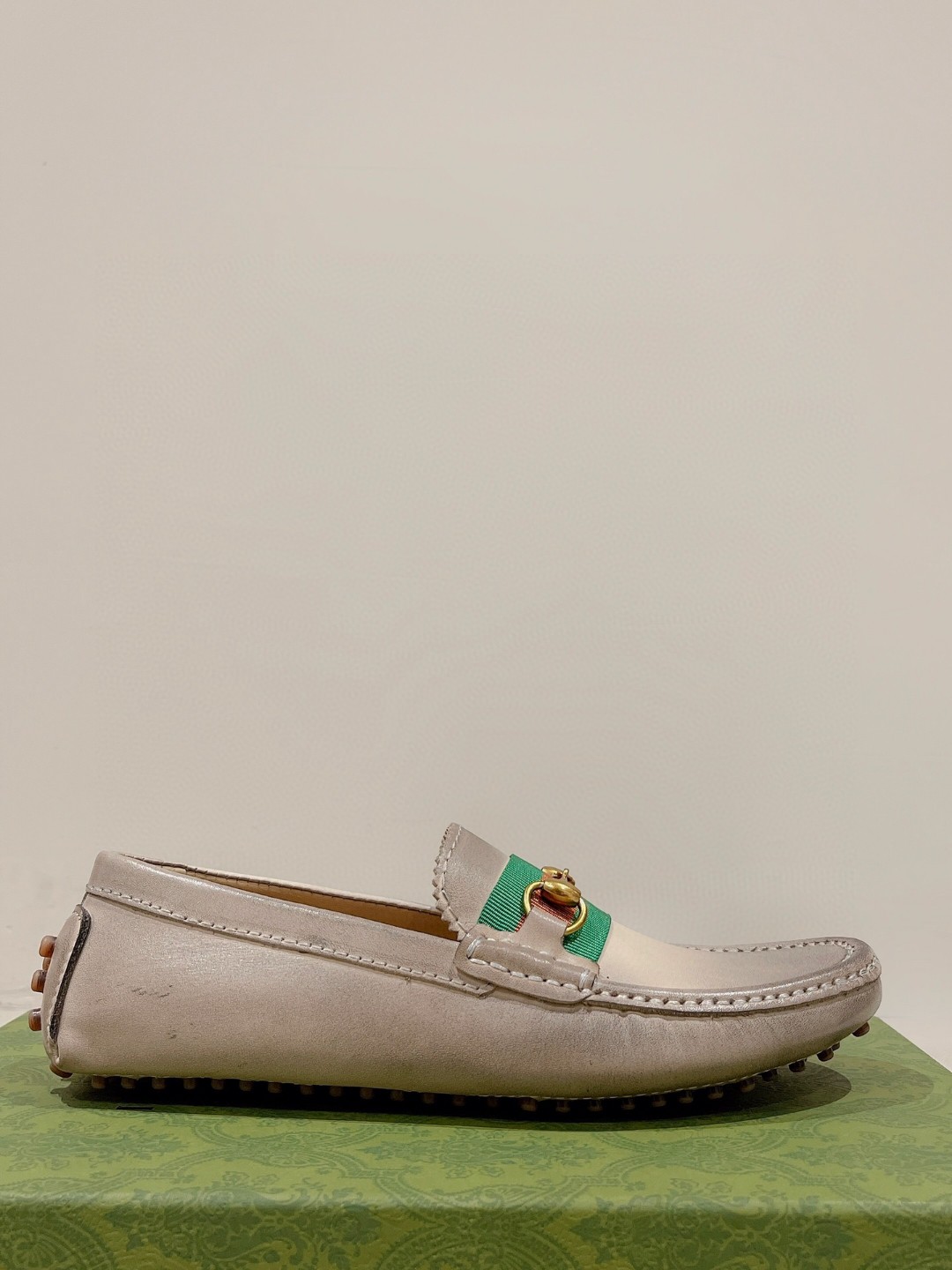 Gucci Women's Horsebit Driver With Web Distressed Beige - Soul Replicas