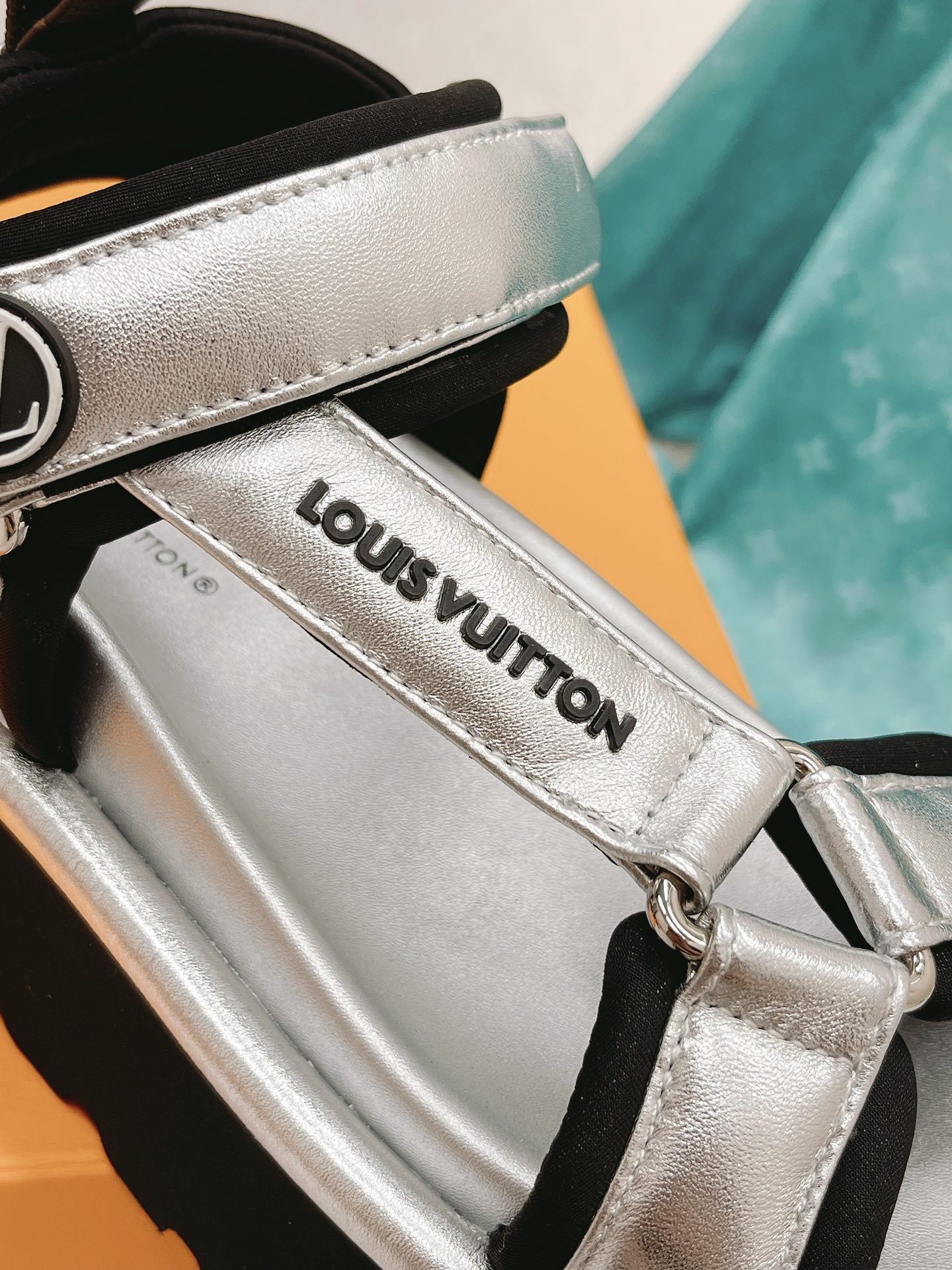 Louis Vuitton Women's Pool Pillow Flatform Comfort Sandal Sliver For Women LV 1AACHA - Soul Replicas