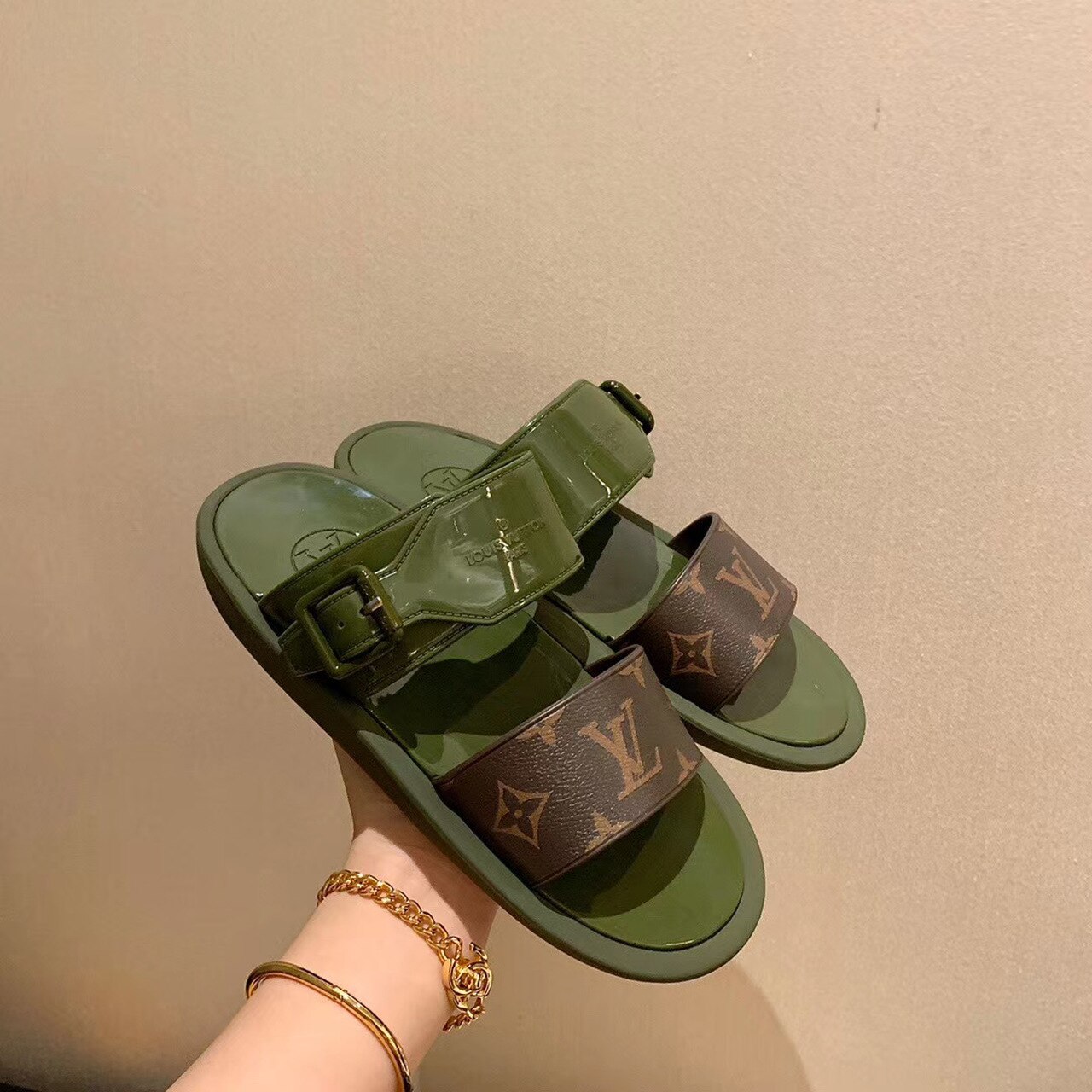 Louis Vuitton Sunbath Flat Mule Shiny Rubber Kaki For Women LV - Soul Replicas