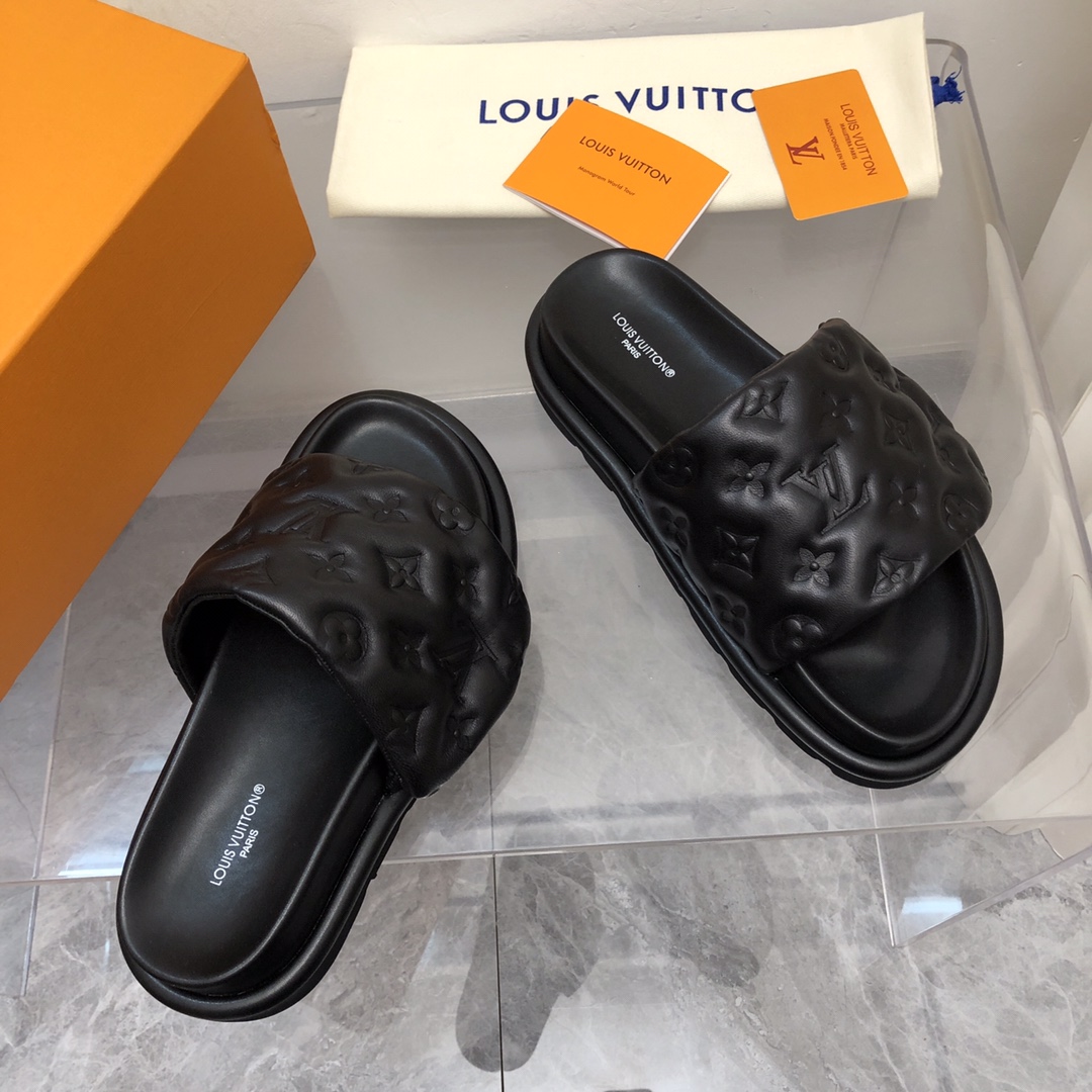 Louis Vuitton Women's Pool Pillow Flat Comfort Mule Black For Women LV 1AABKM - Soul Replicas