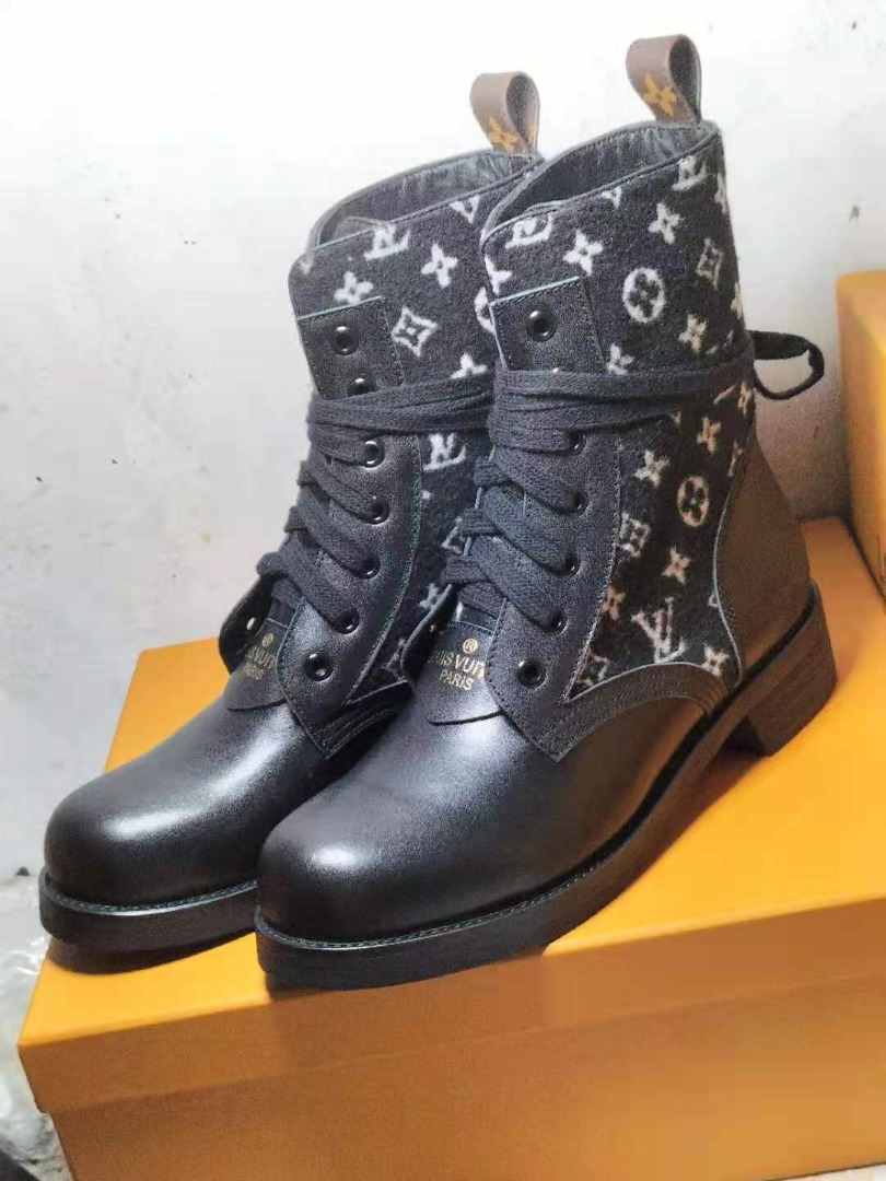 Louis Vuitton Metropolis Flat Ranger Monogram Denim Black For Women LV 1A9RPZ - Soul Replicas