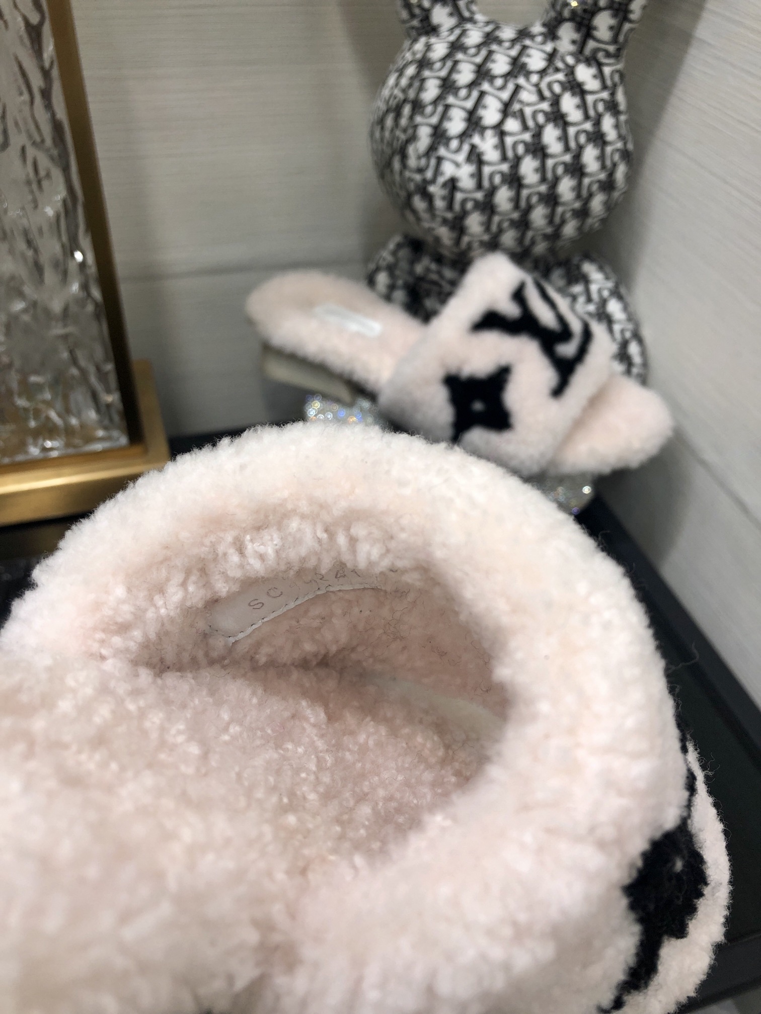 Louis Vuitton Women's Magnetic Mule White For Women LV - Soul Replicas