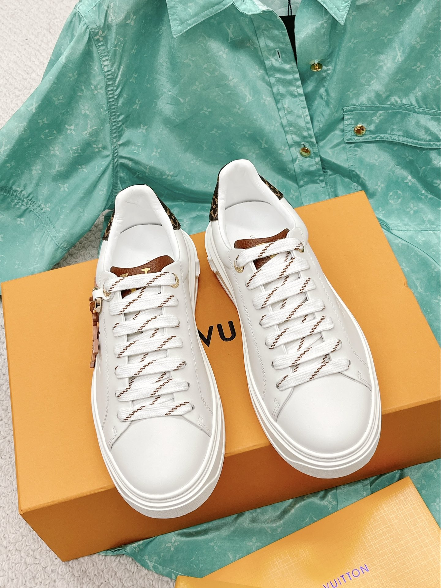 Louis Vuitton Women's Time Out Trainers White For Women LV - Soul Replicas