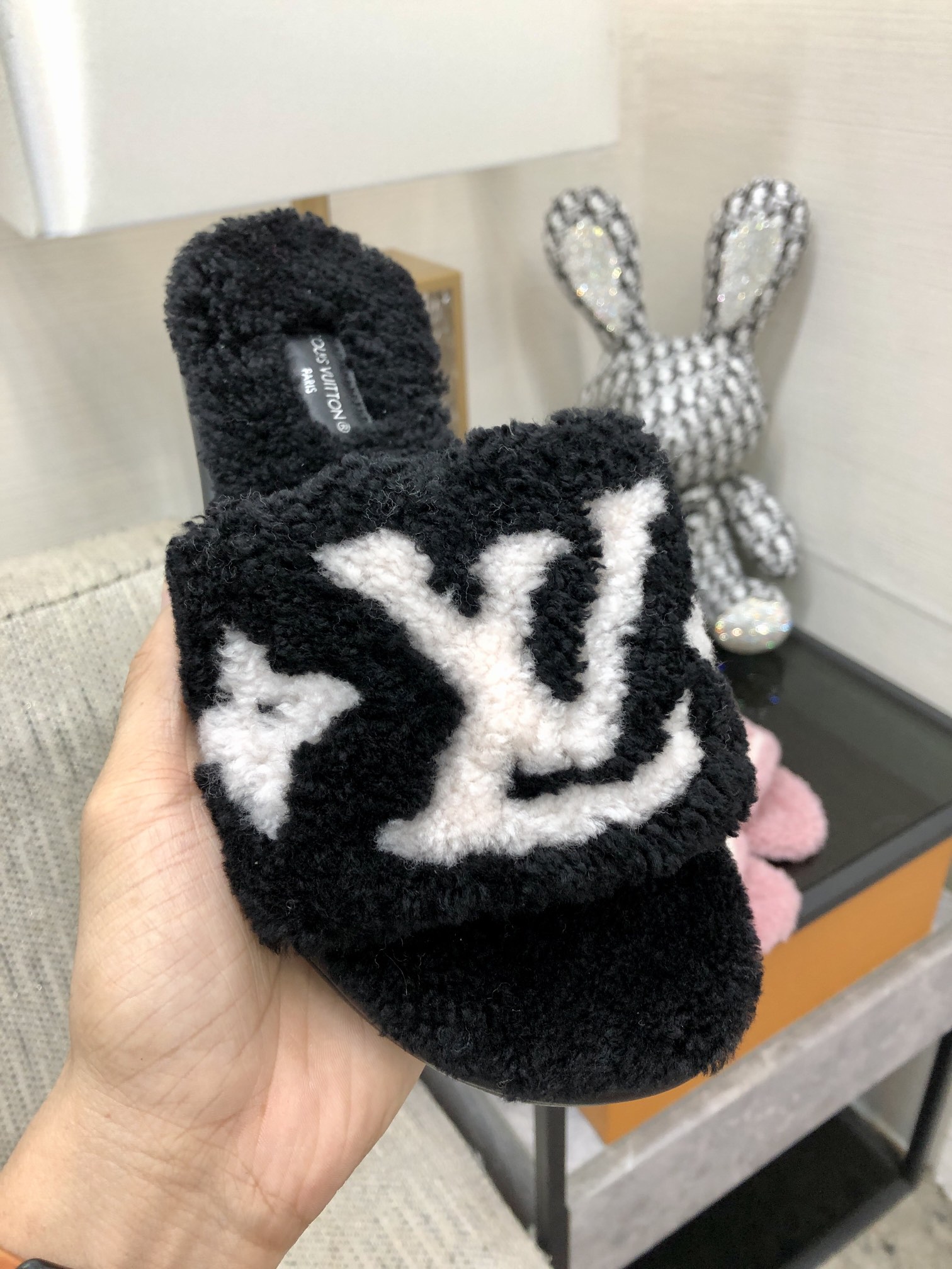 Louis Vuitton Women's Magnetic Flat Mule Black For Women LV - Soul Replicas